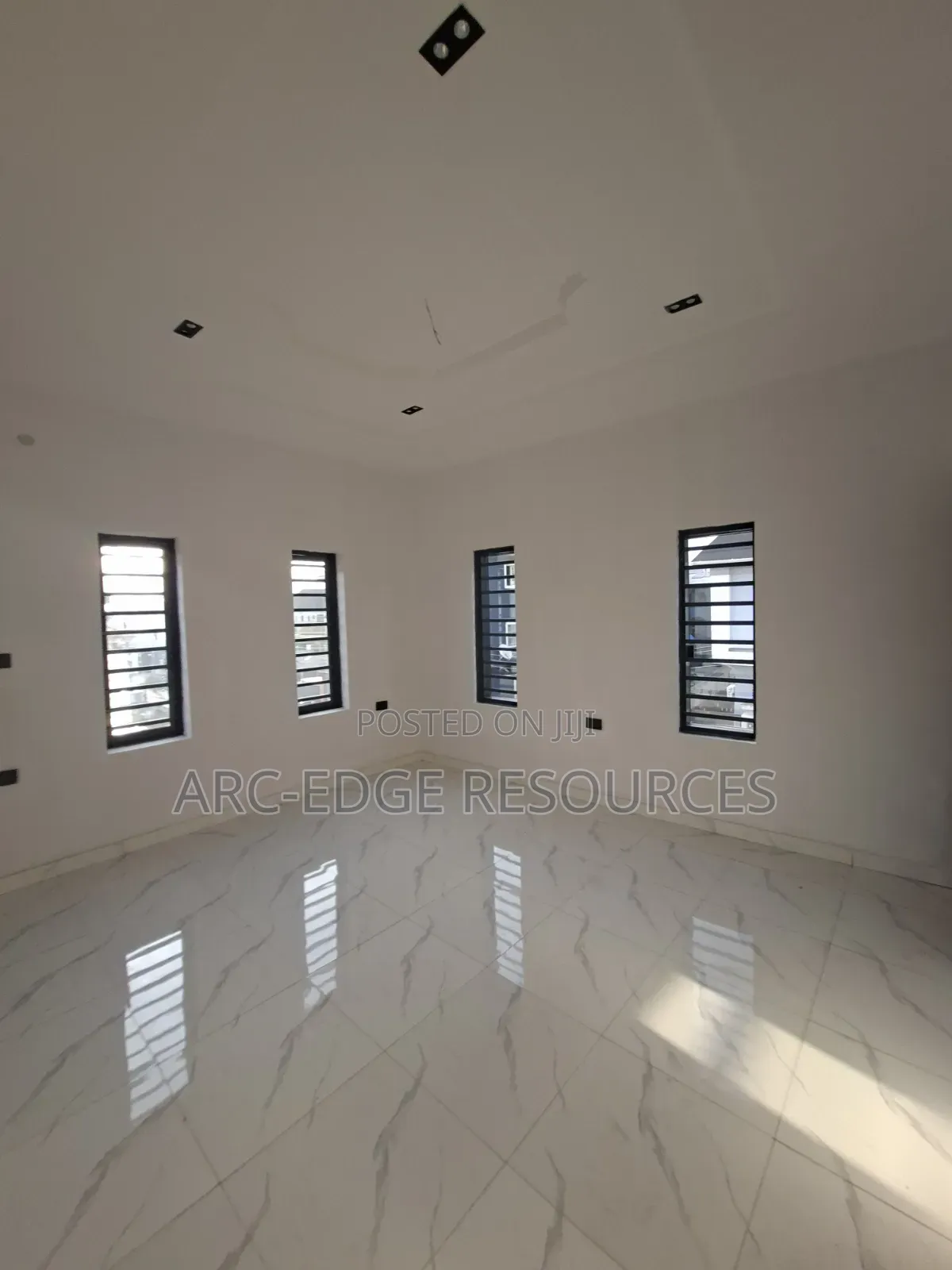 4bdrm Duplex in Ago Palace for sale