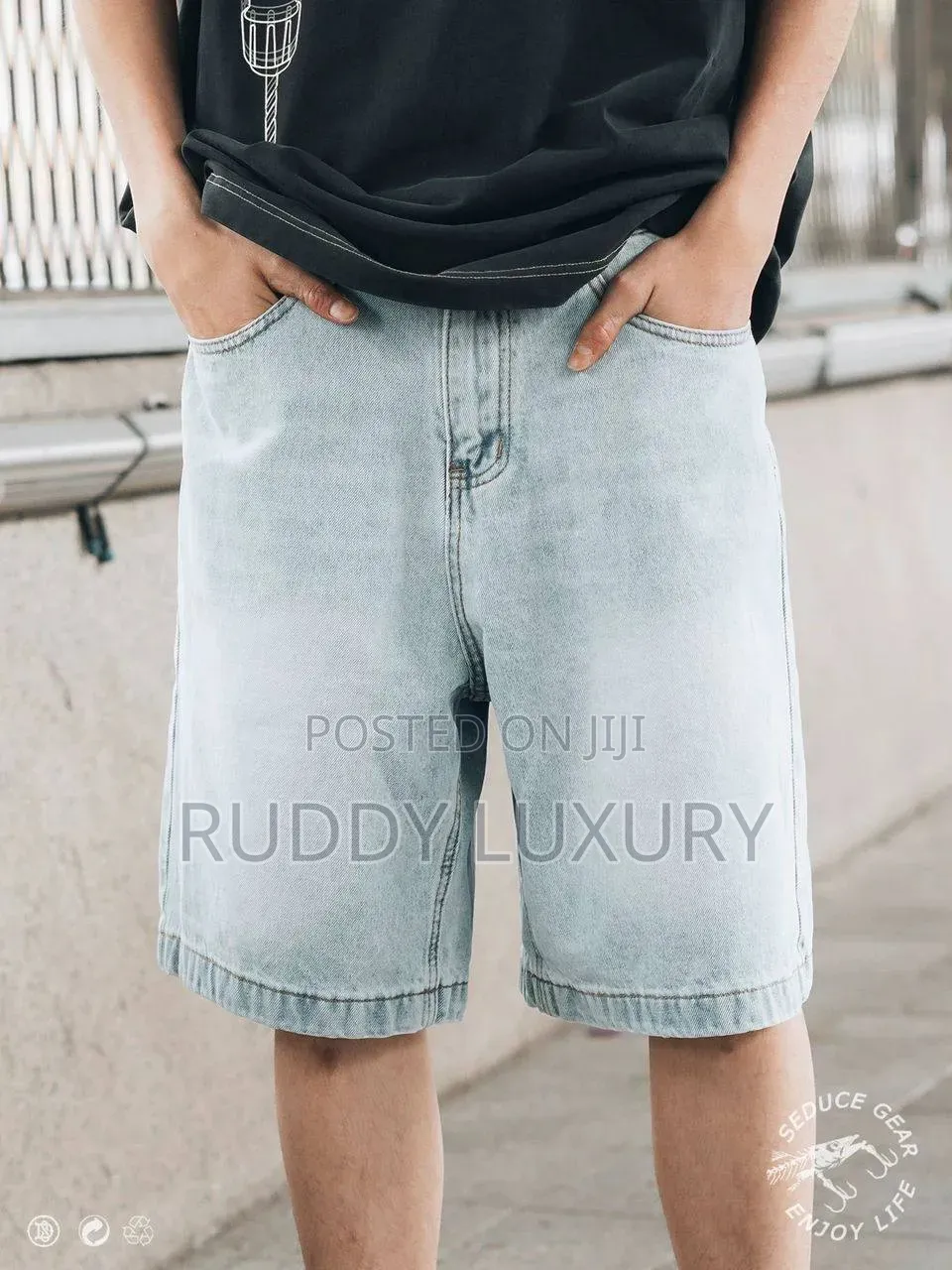 Light Wash Knee-Length Denim Shorts