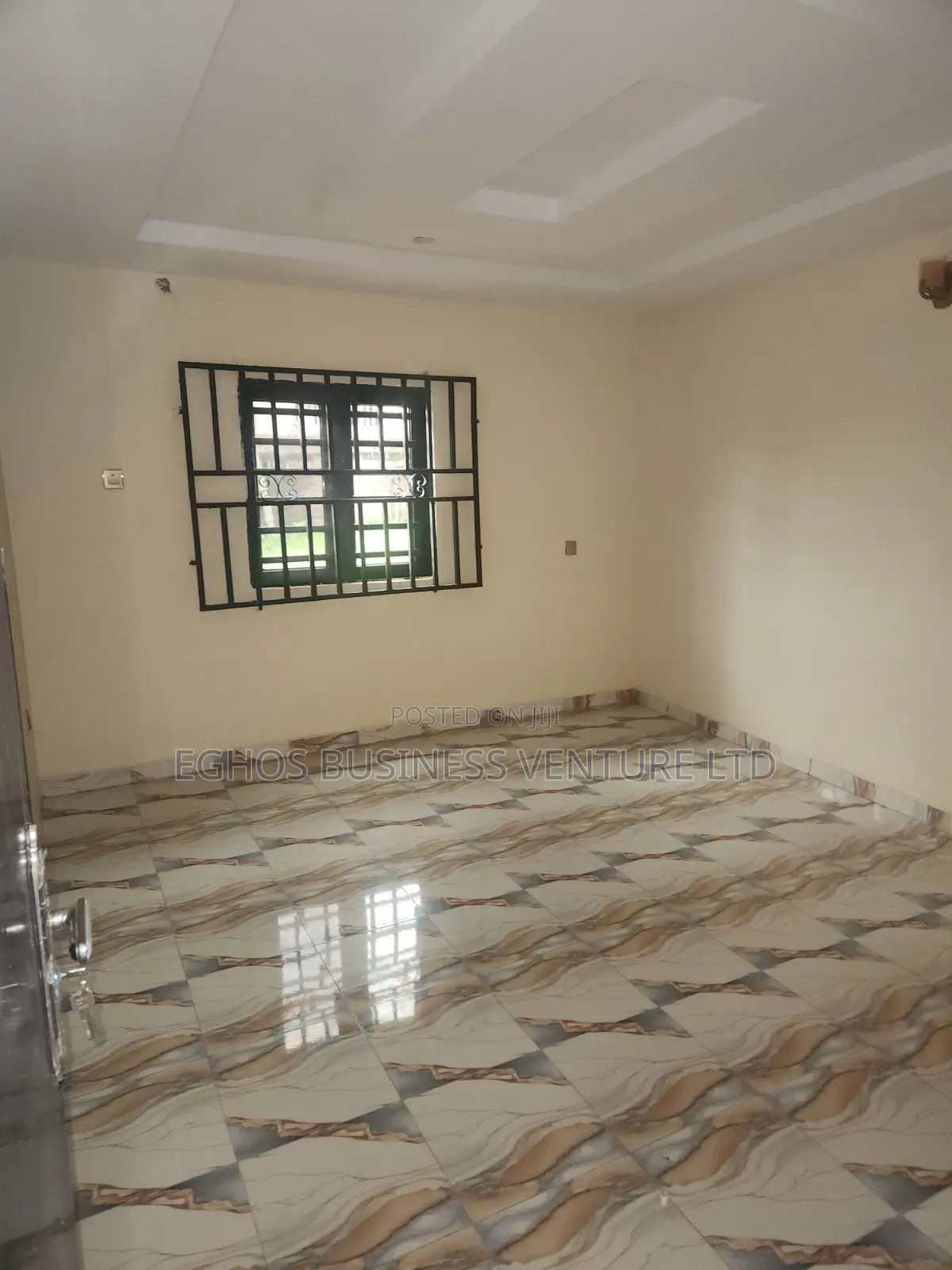 3bdrm Apartment in Limit Road Gra, Benin City for rent