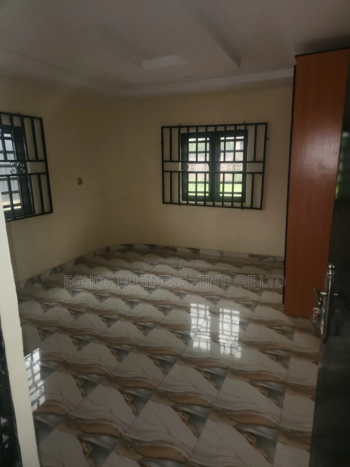 3bdrm Apartment in Limit Road Gra, Benin City for rent