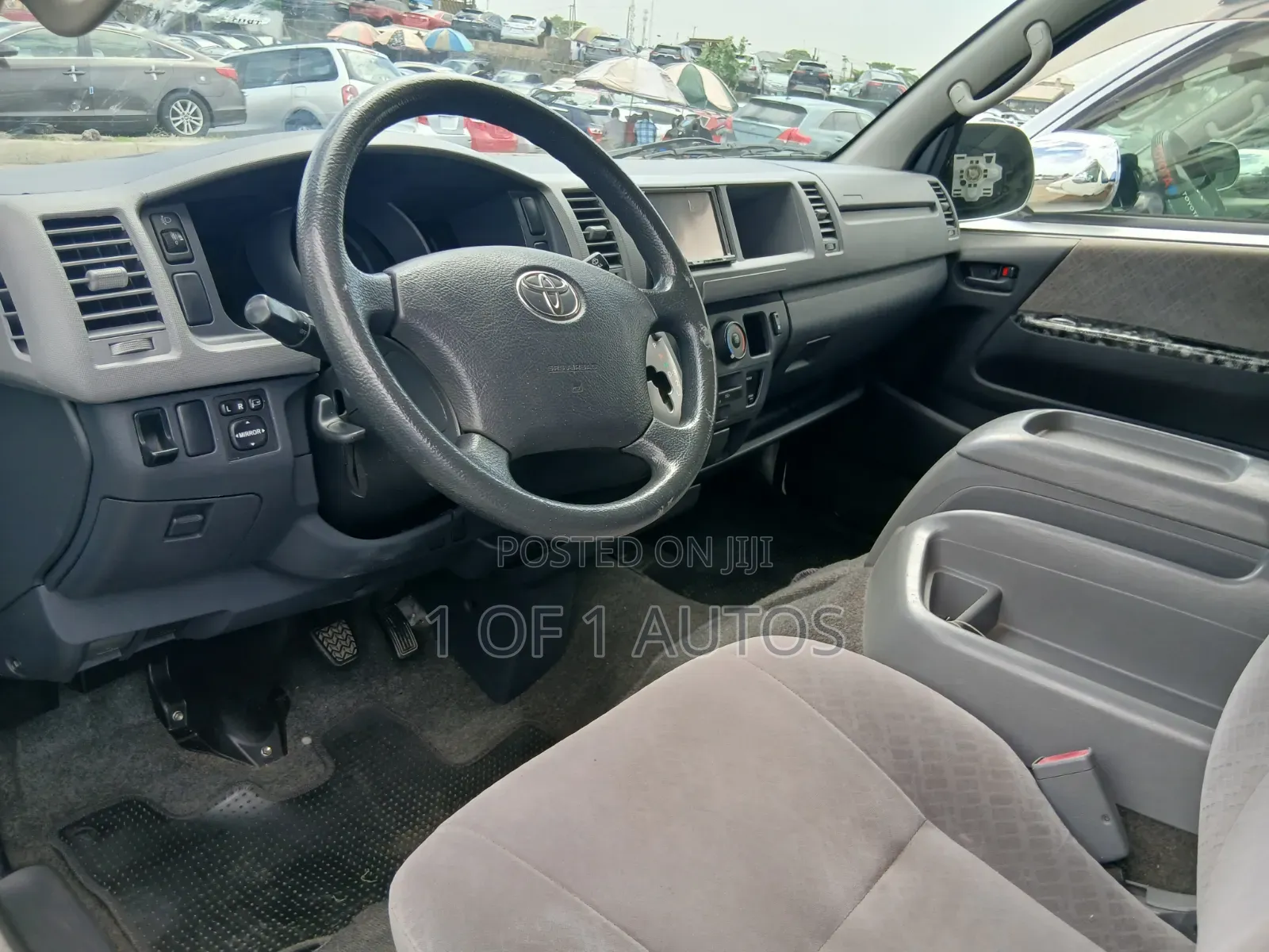 Toyota HiAce 2012 White