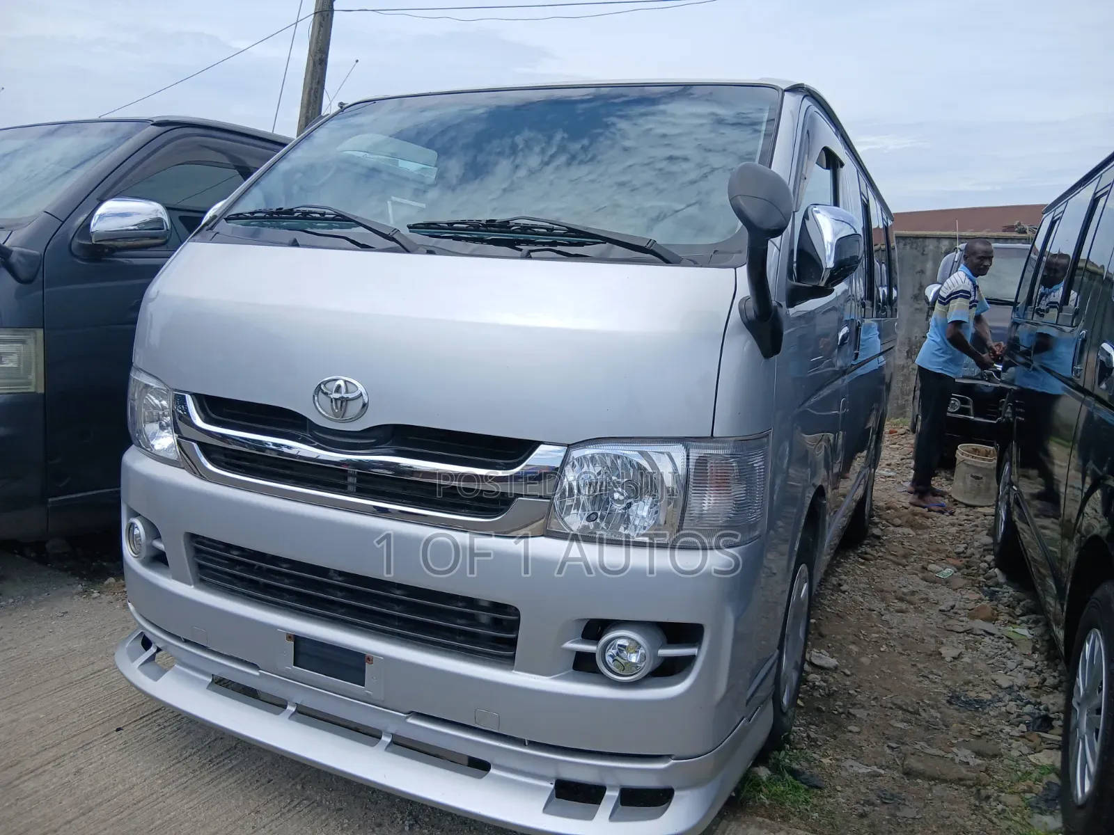 Toyota HiAce 2012 Silver