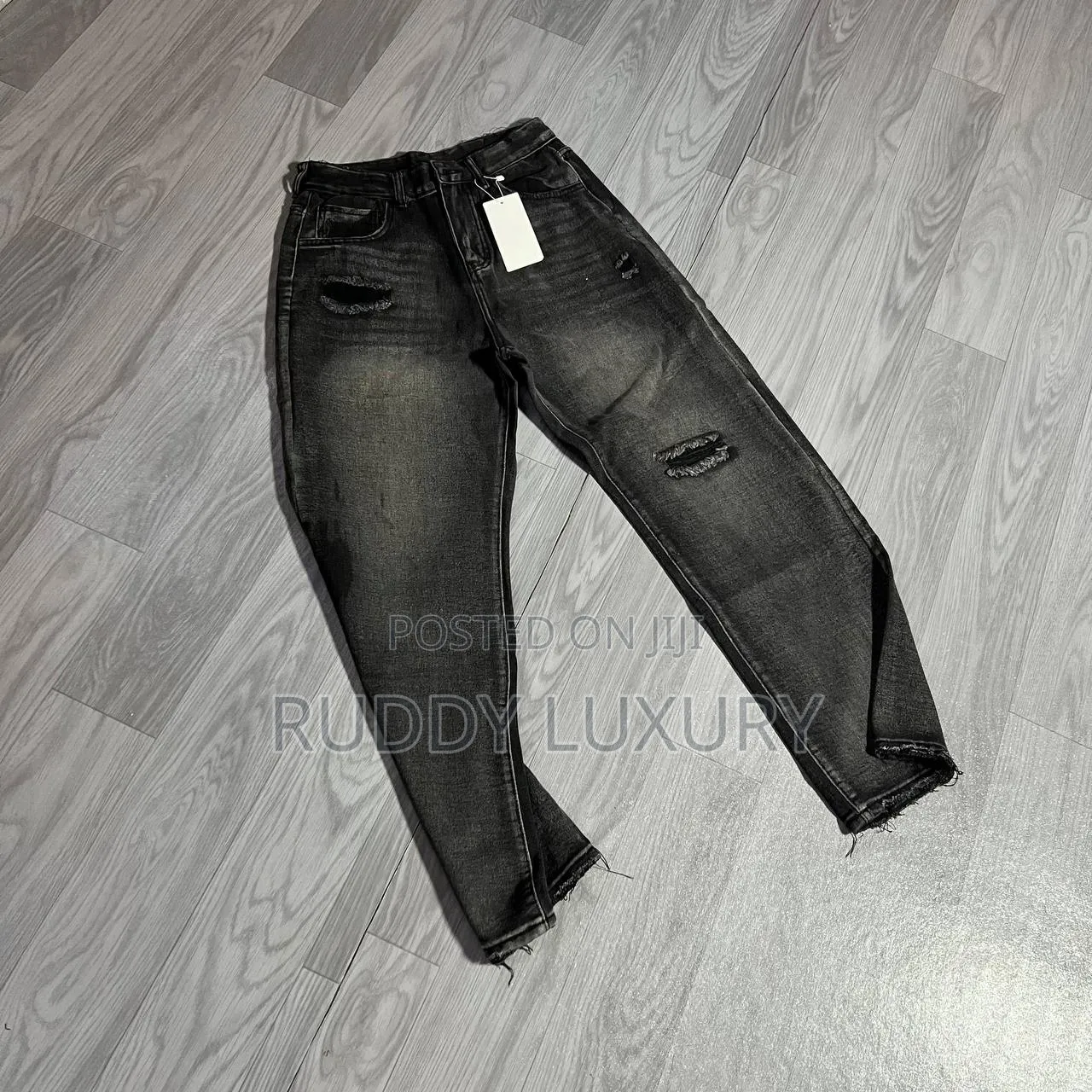Distressed Baggy Jeans