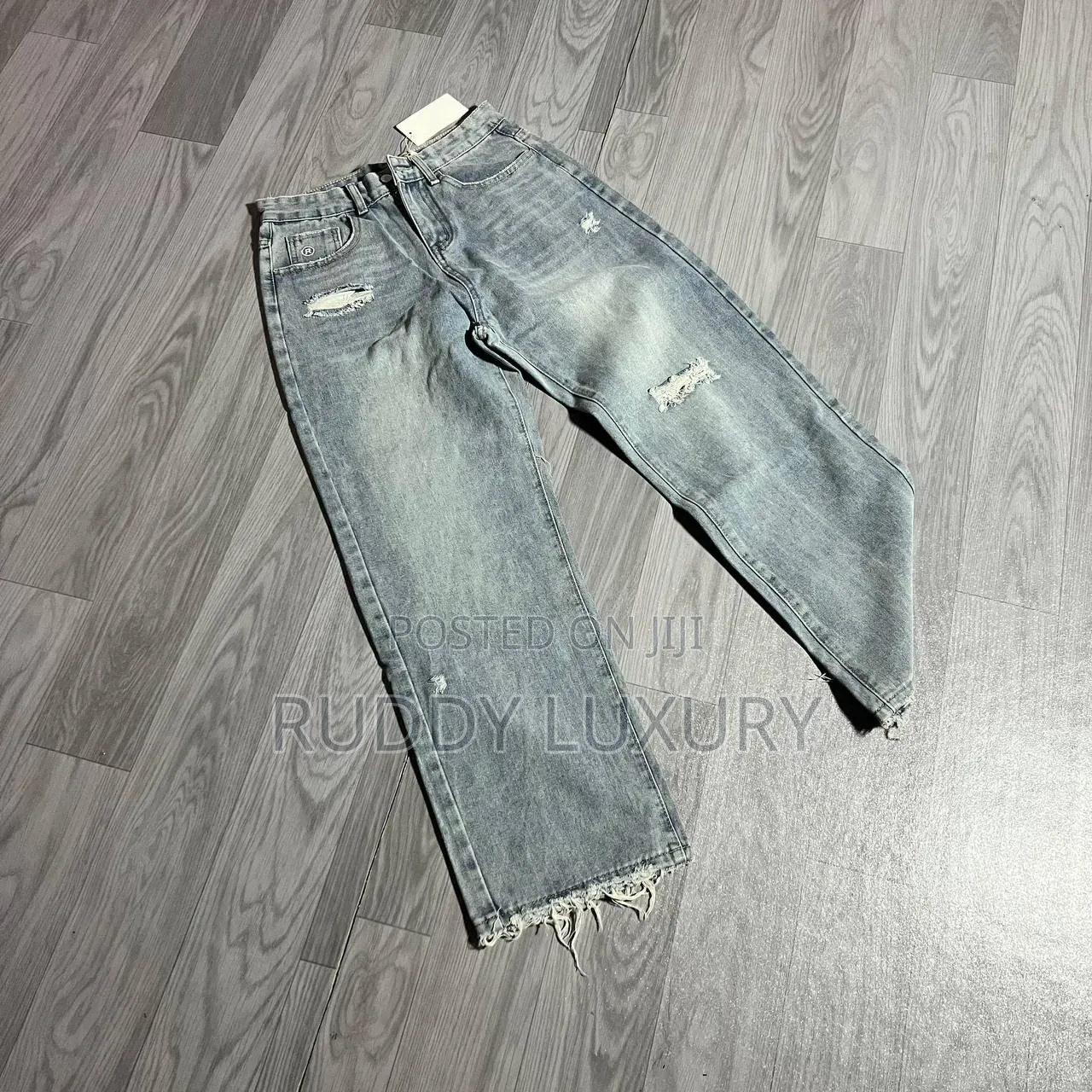 Distressed Baggy Jeans