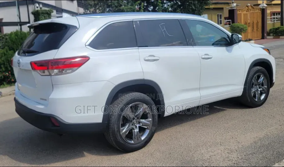 Toyota Highlander Limited 2019 White