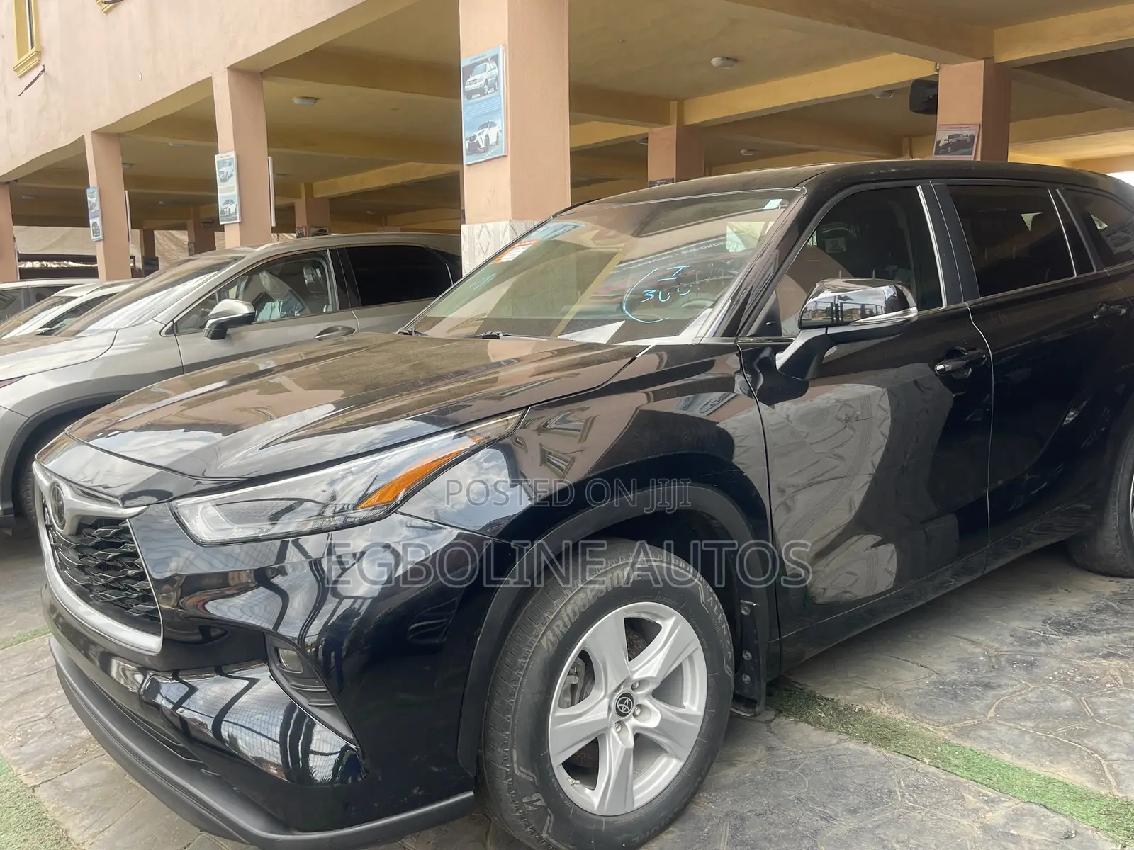Toyota Highlander LE AWD 2023 Black