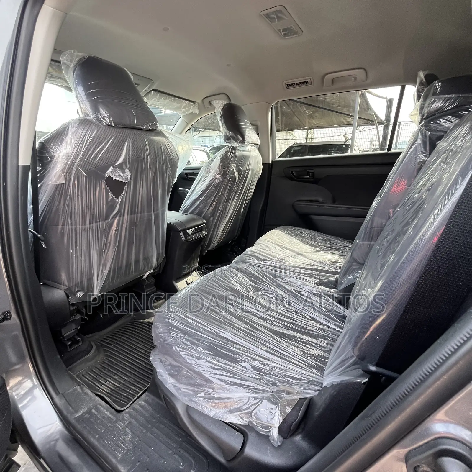 Toyota Highlander LE 2021 Gray