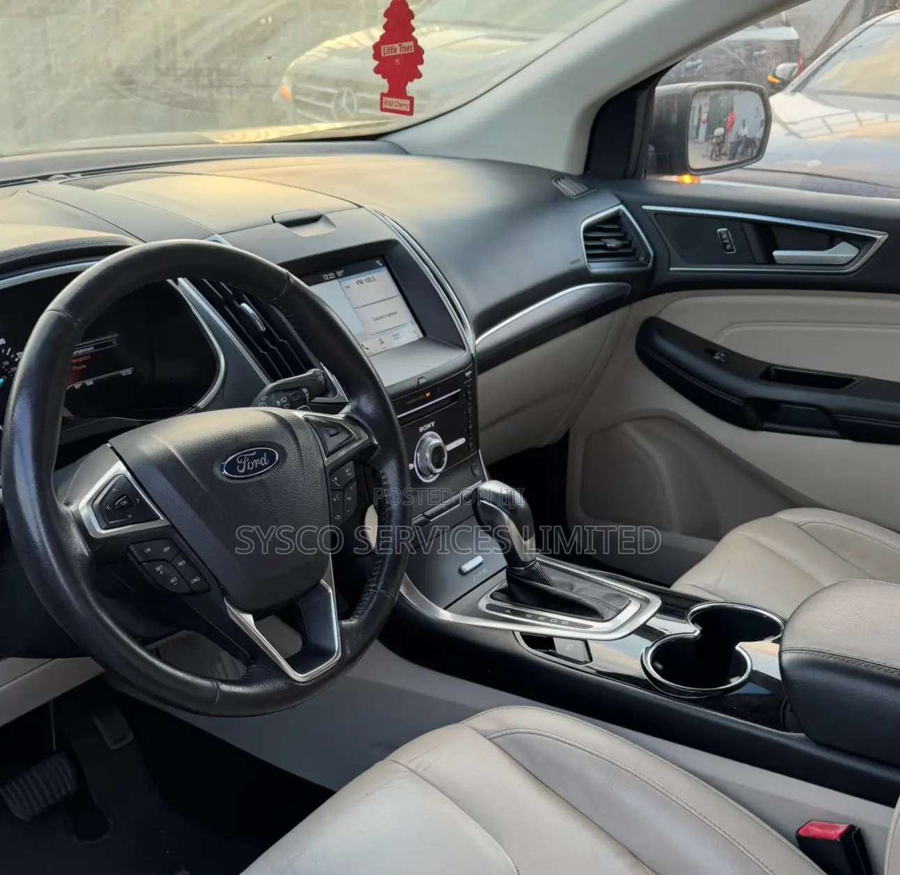 Ford Edge Titanium 4dr AWD 2017 Gray