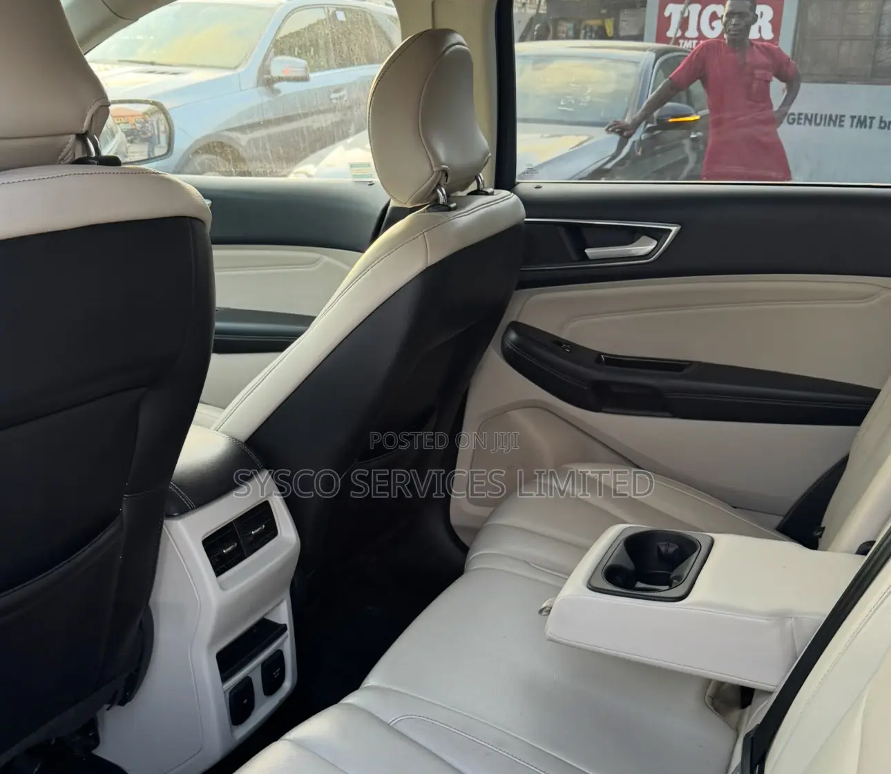 Ford Edge Titanium 4dr AWD 2017 Gray