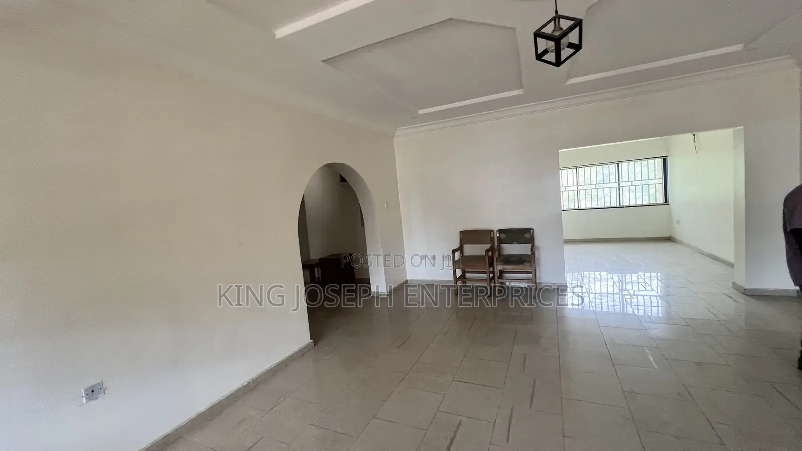 3bdrm Apartment in Wuse 2 for rent