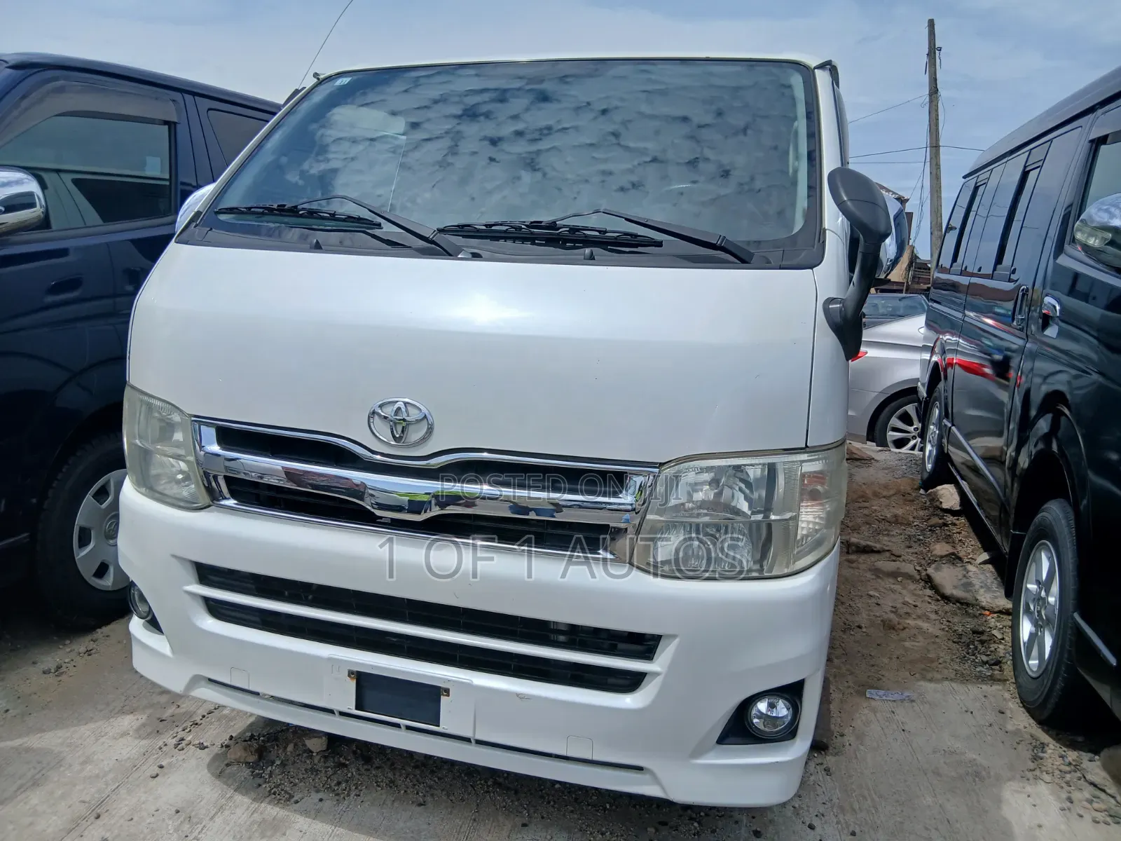 Toyota HiAce 2012 White