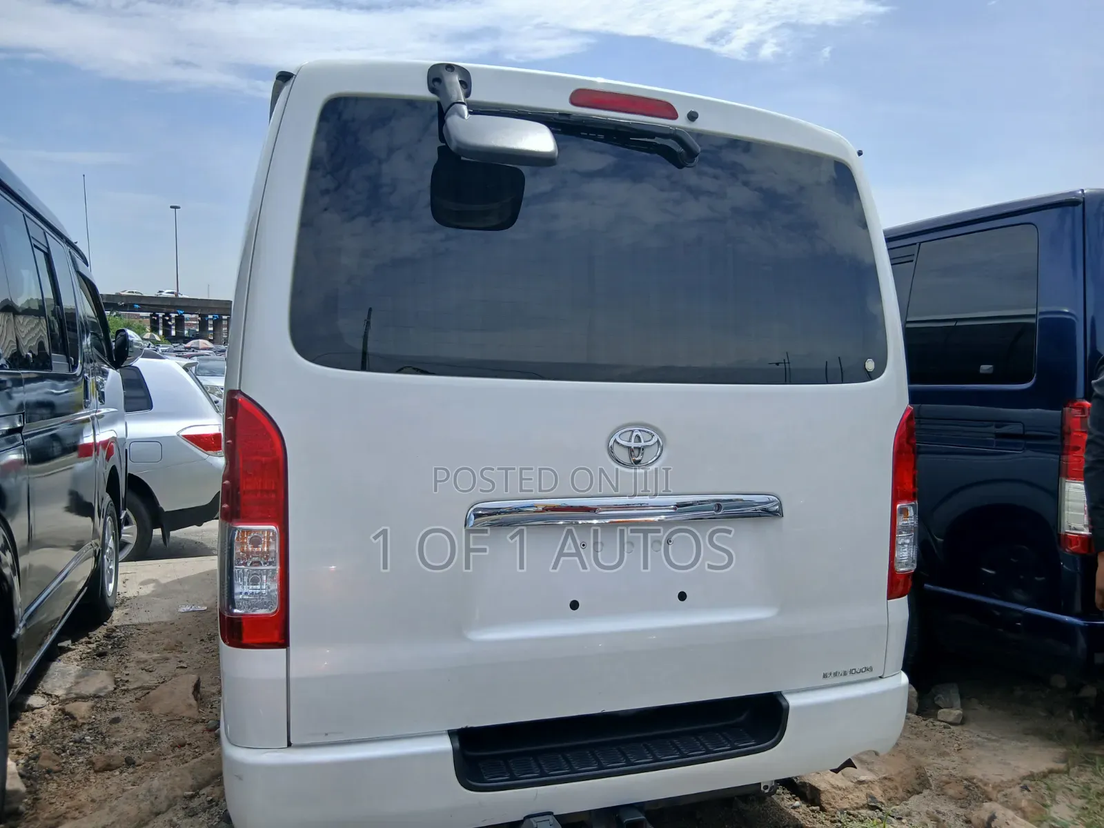 Toyota HiAce 2012 White