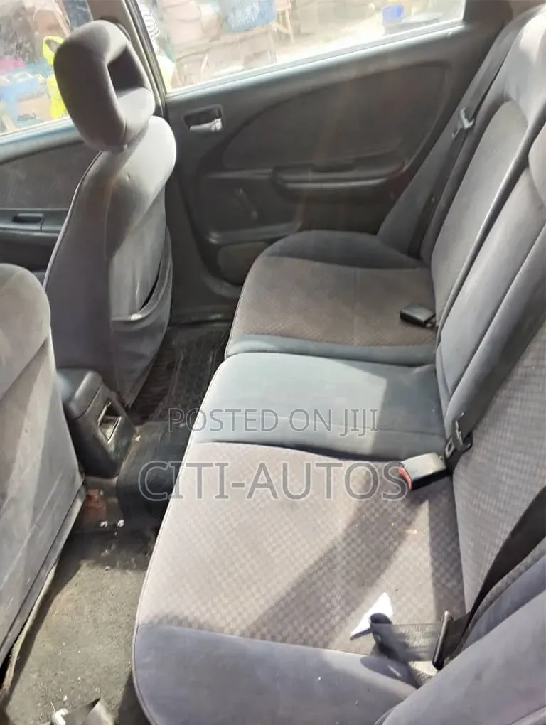 Toyota Avensis 2000 Silver