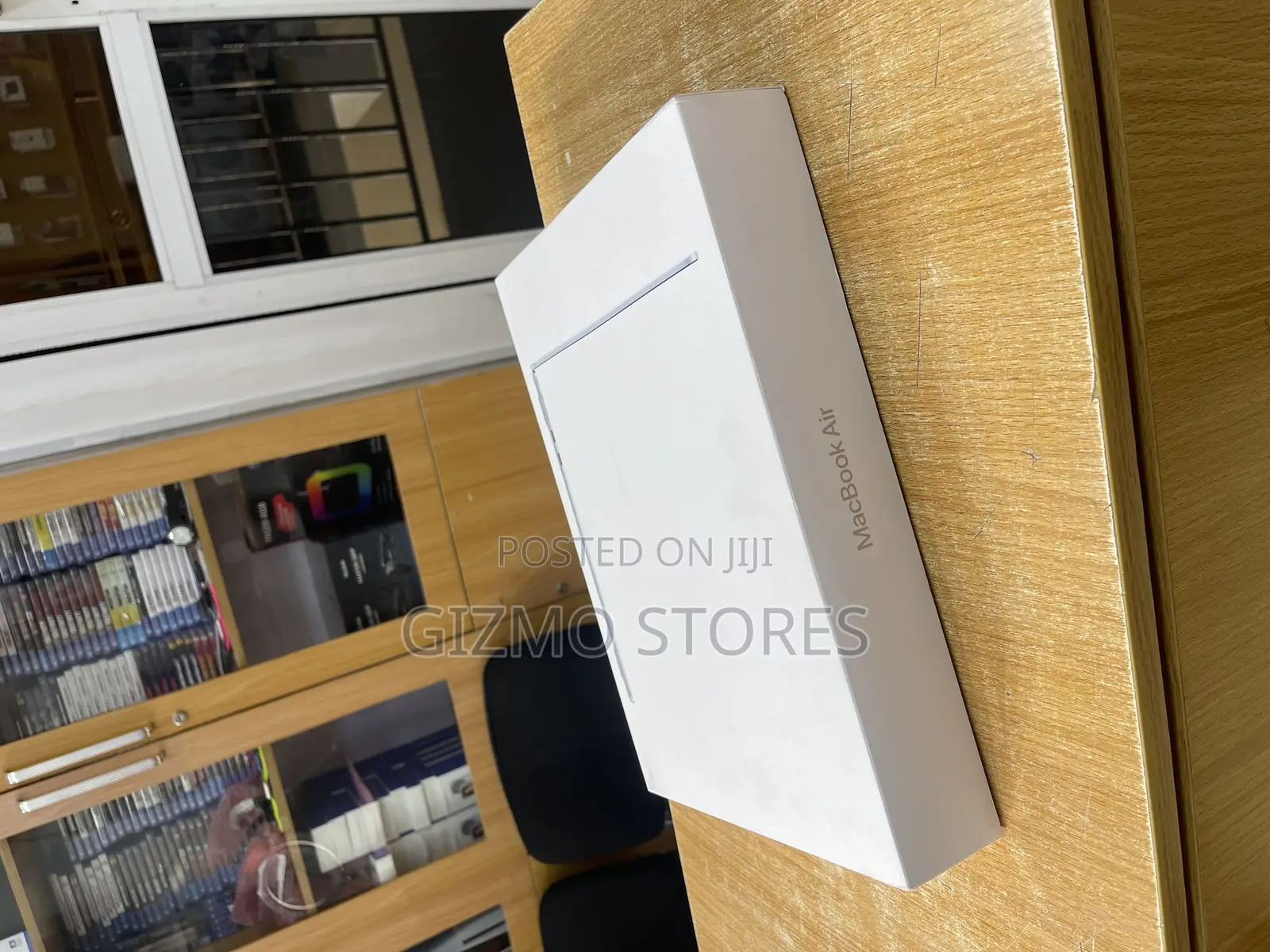 New Laptop Apple MacBook Air 2025 M4 13-inch 16GB Apple M4 SSD 512GB