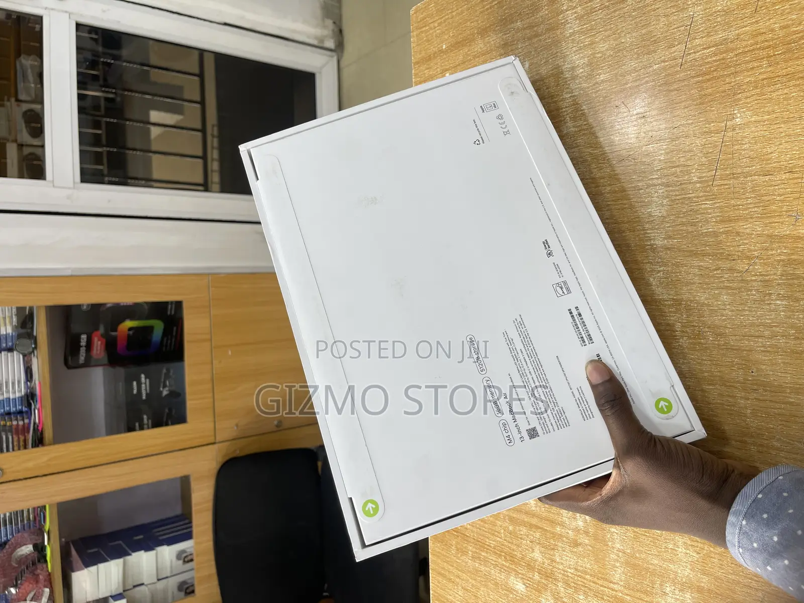 New Laptop Apple MacBook Air 2025 M4 13-inch 16GB Apple M4 SSD 512GB