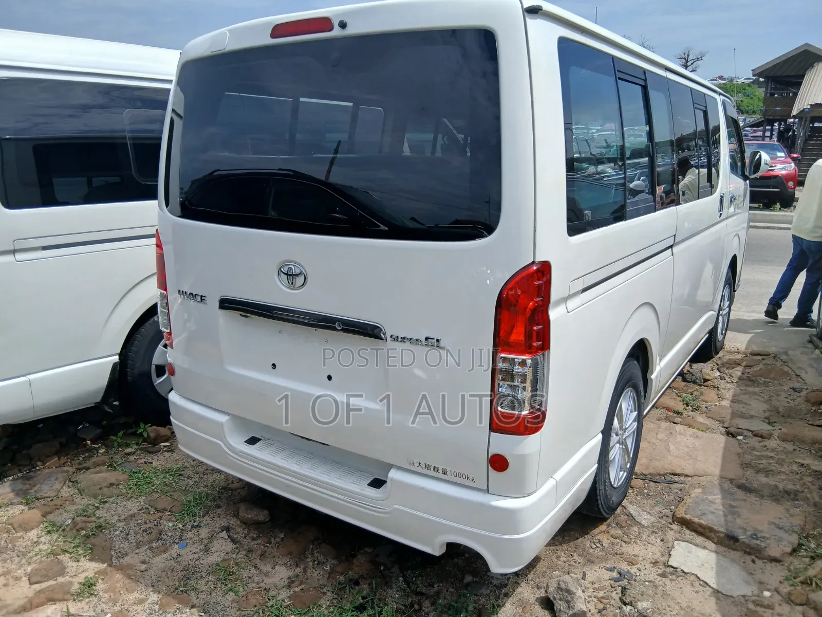Toyota HiAce 2013 White