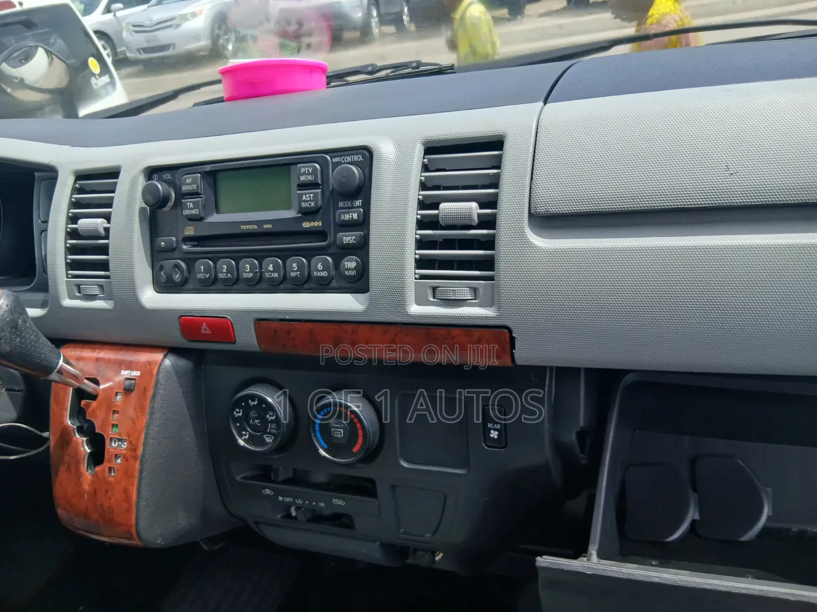 Toyota HiAce 2013 White