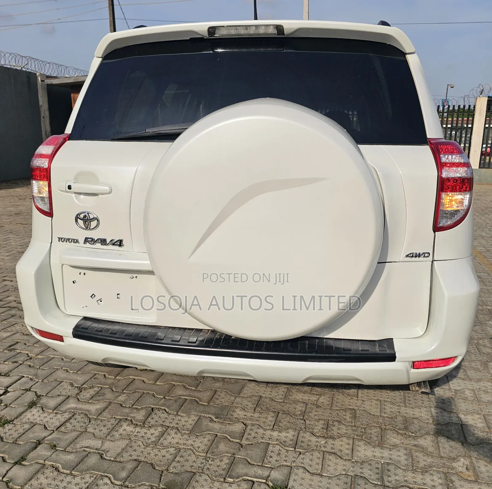 Toyota RAV4 2.5 Limited 2010 White