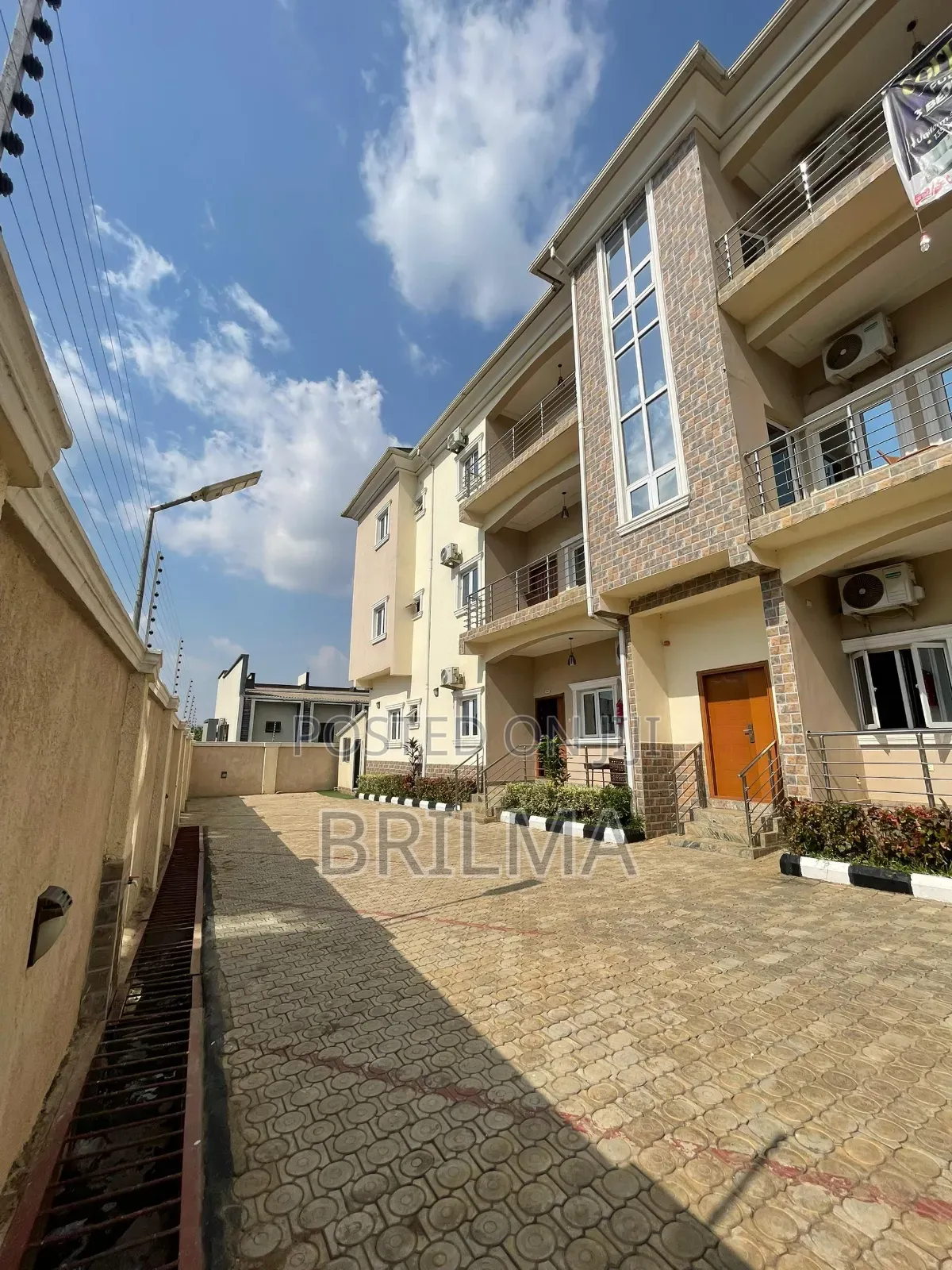 3bdrm Block of Flats in Jahi for rent