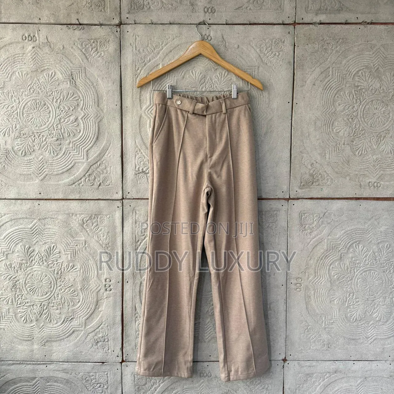 Relaxed Linen-Style Trouser