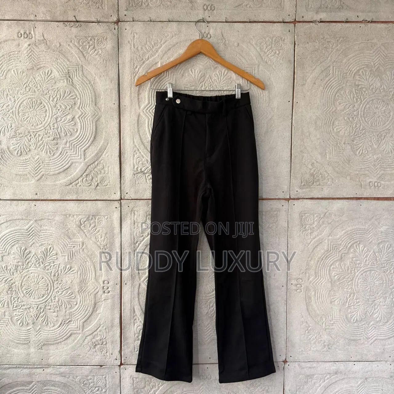 Relaxed Linen-Style Trouser