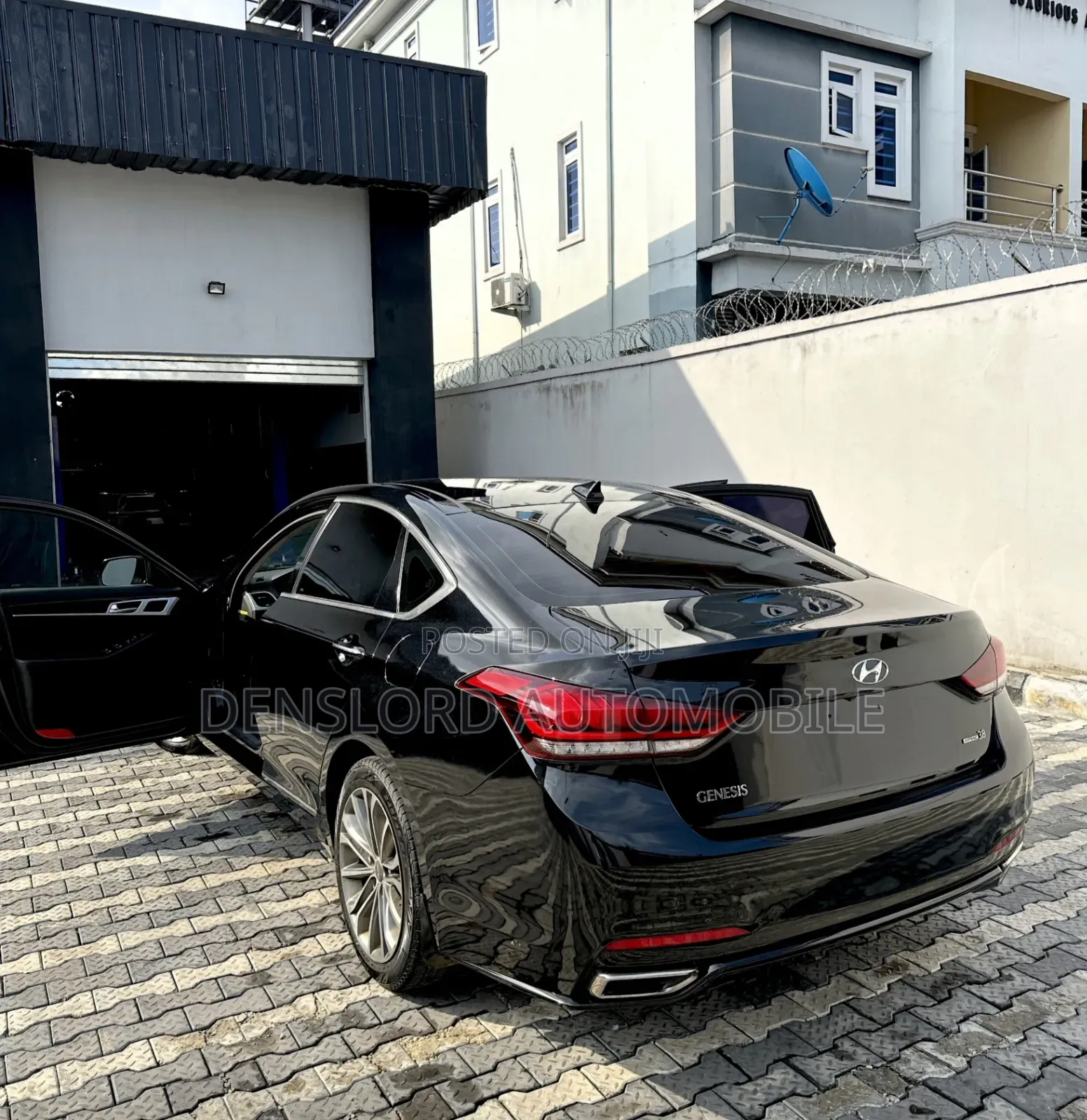 Hyundai Genesis 3.8 AWD 2016 Black