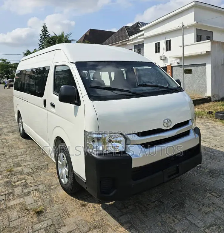 Toyota HiAce 2016 White
