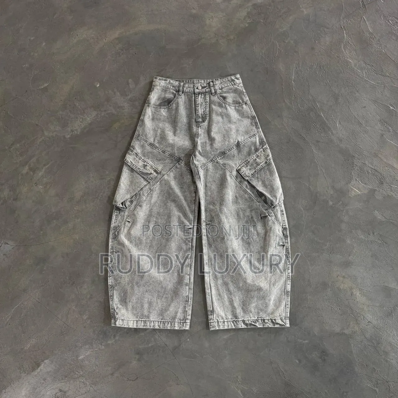 Washed Grey Cargo-Style Baggy Jeans
