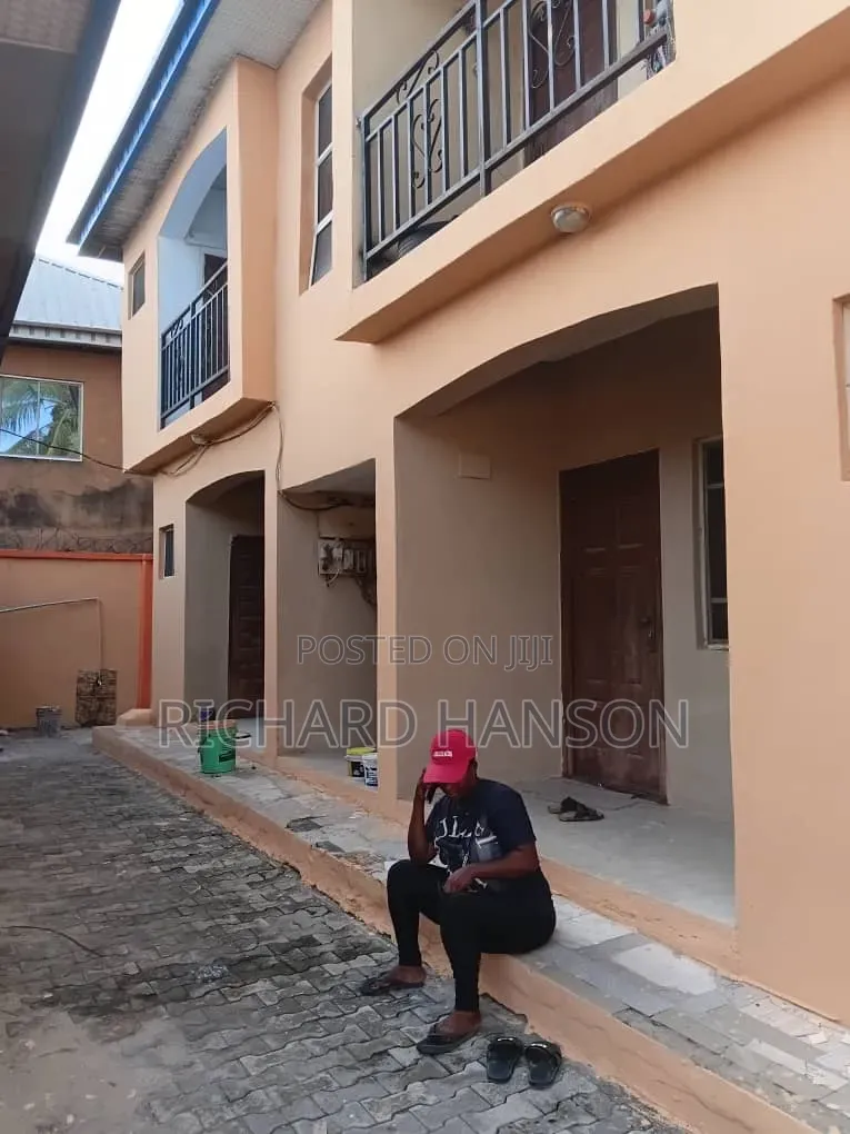 Mini Flat in Secured, Abijo for rent
