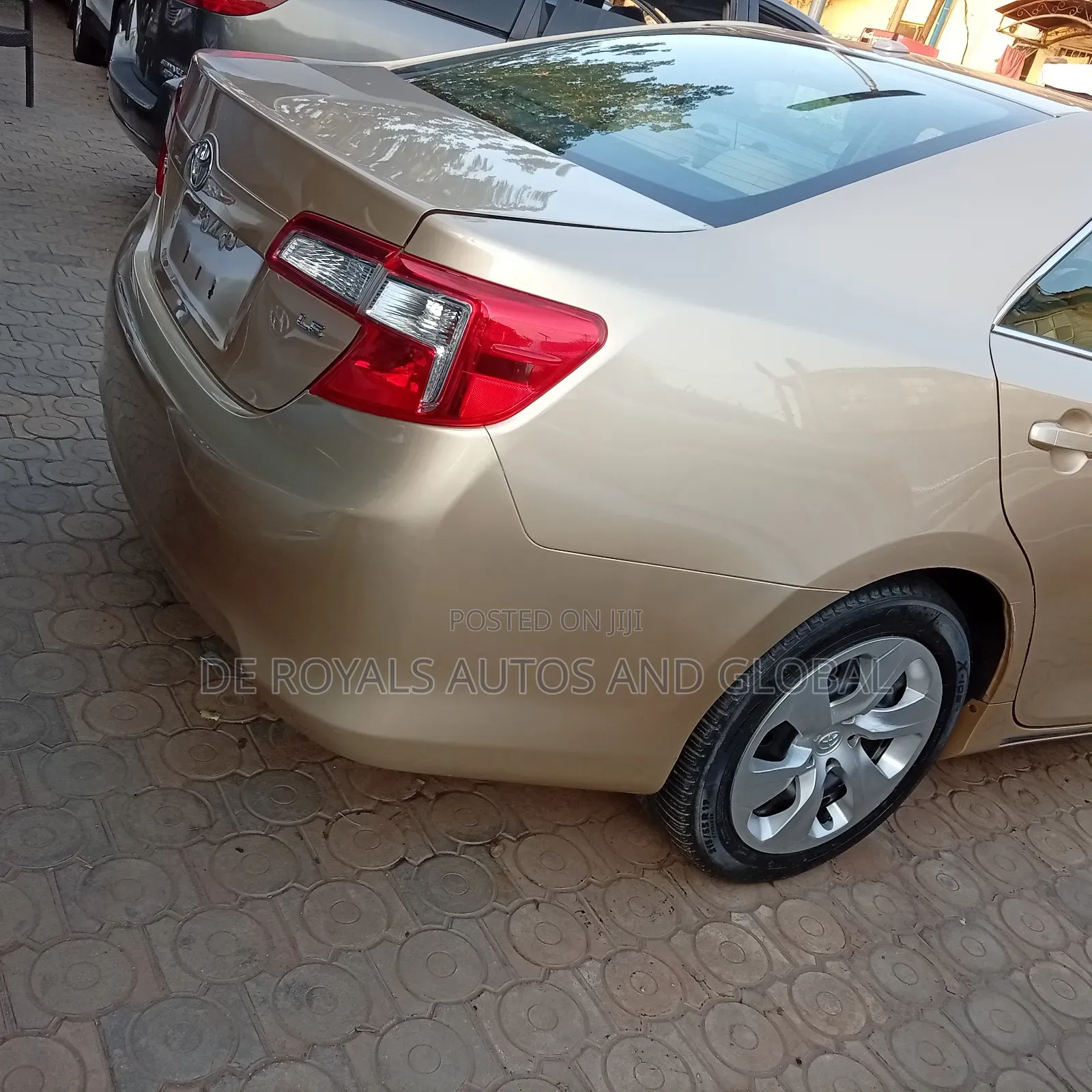 Toyota Camry L 4dr Sedan (2.5L 4cyl 6A) 2014 Gold