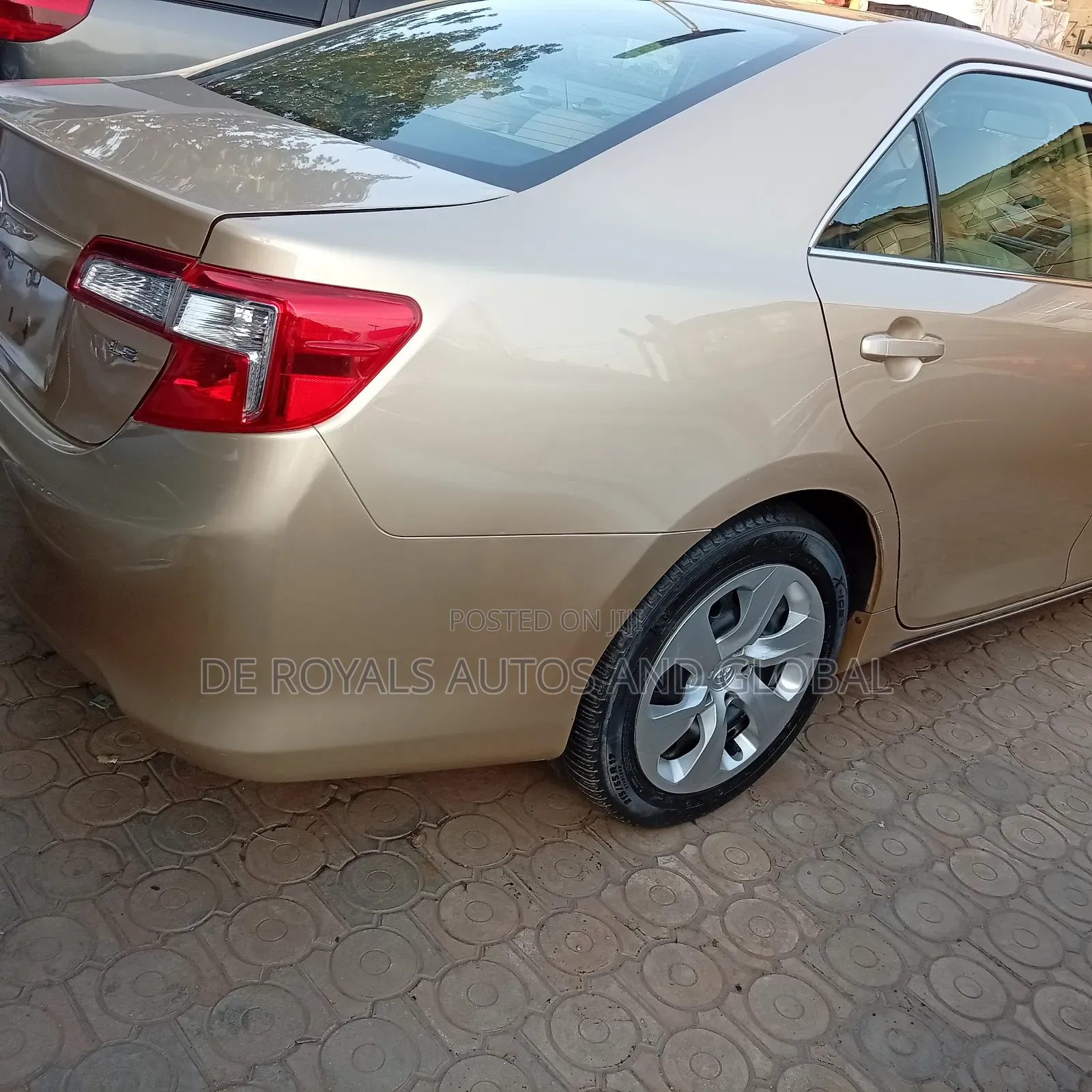 Toyota Camry L 4dr Sedan (2.5L 4cyl 6A) 2014 Gold