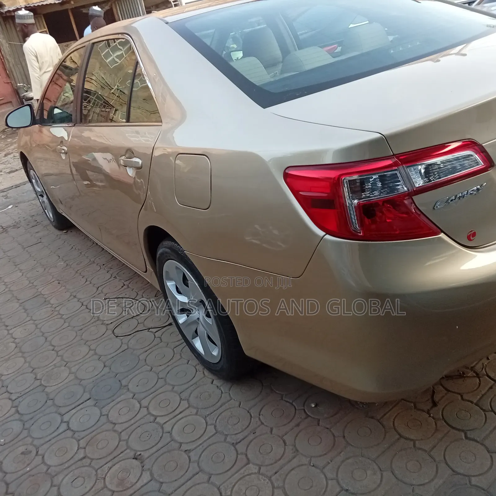 Toyota Camry L 4dr Sedan (2.5L 4cyl 6A) 2014 Gold