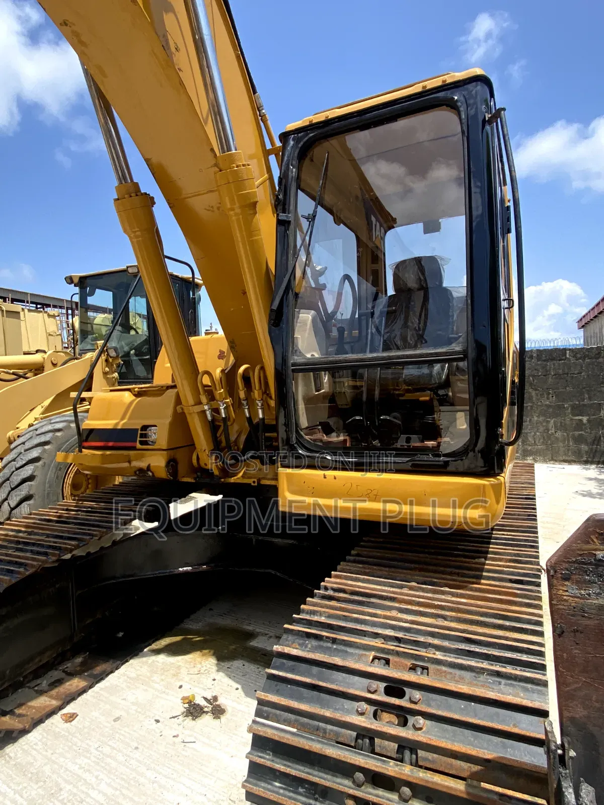 Caterpillar Escavator 320bl