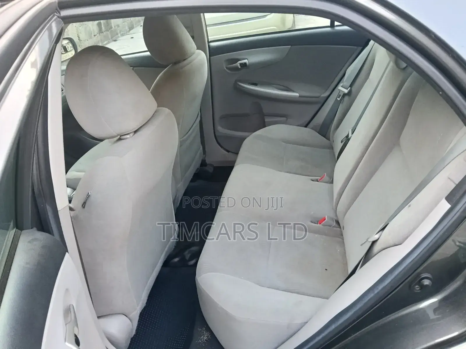 Toyota Corolla LE 4dr Sedan (1.8L 4cyl 4A) 2013 Gray