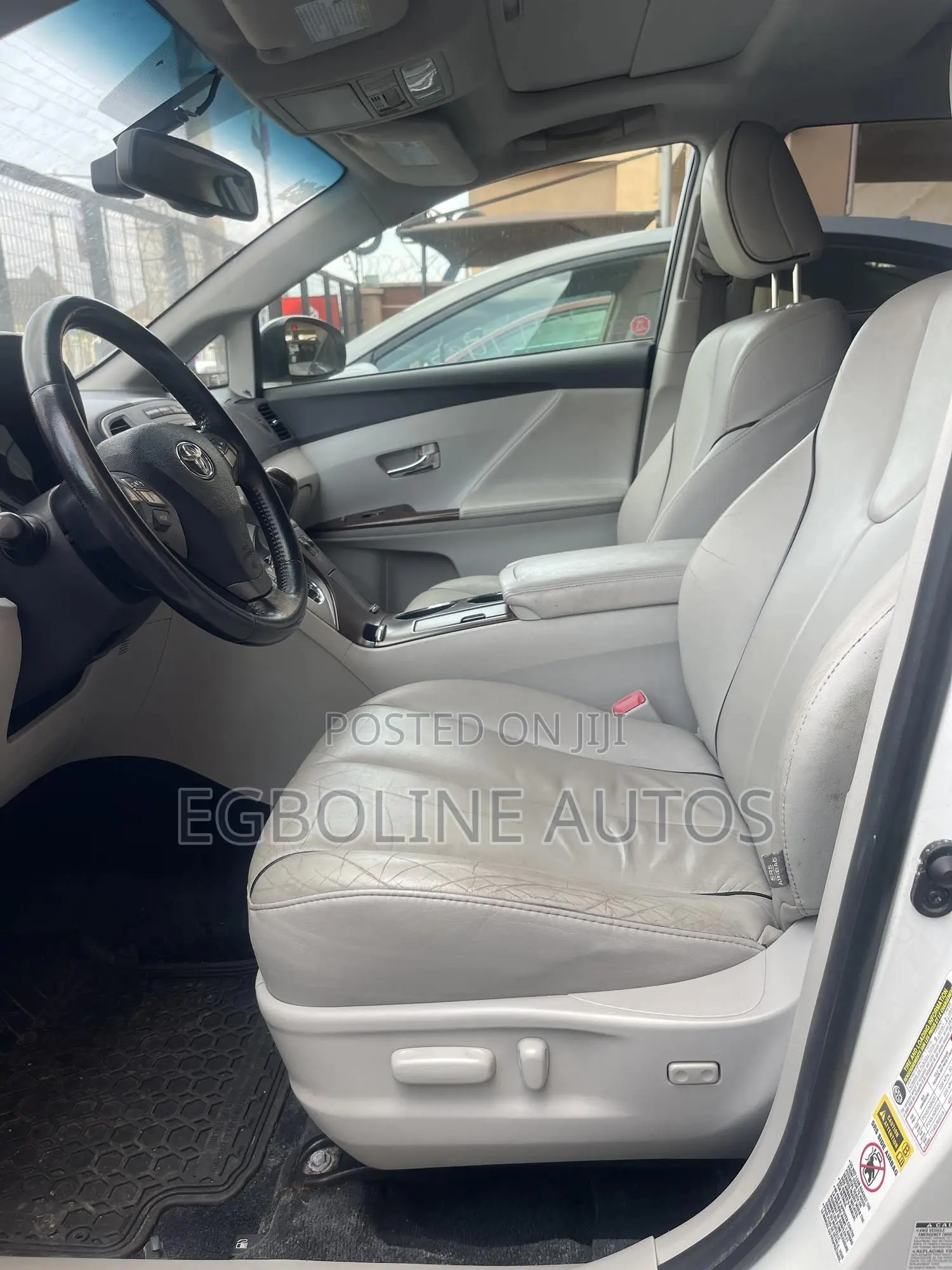 Toyota Venza V6 AWD 2011 White