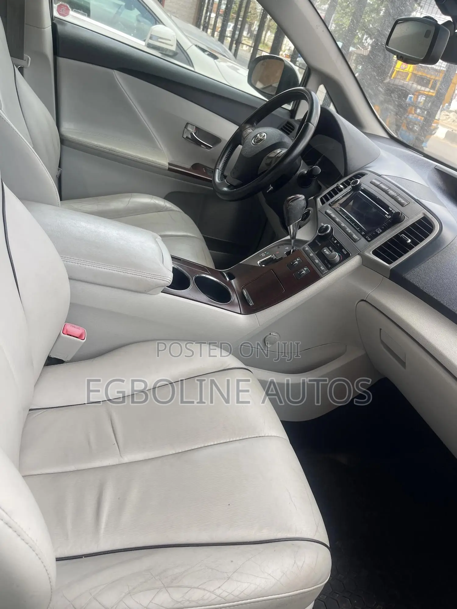 Toyota Venza V6 AWD 2011 White