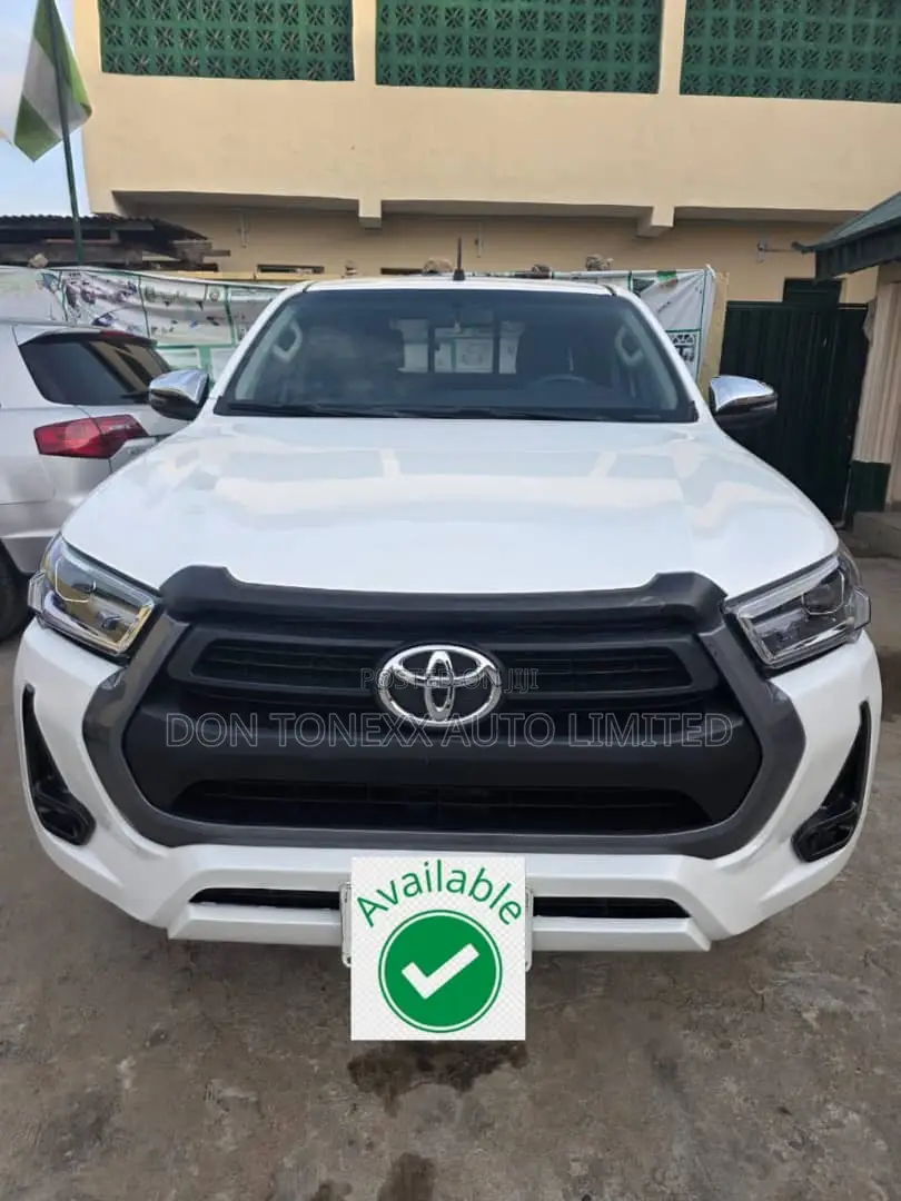 Toyota Hilux Revo Double Cab Petrol 2.7 AWD 2020 White