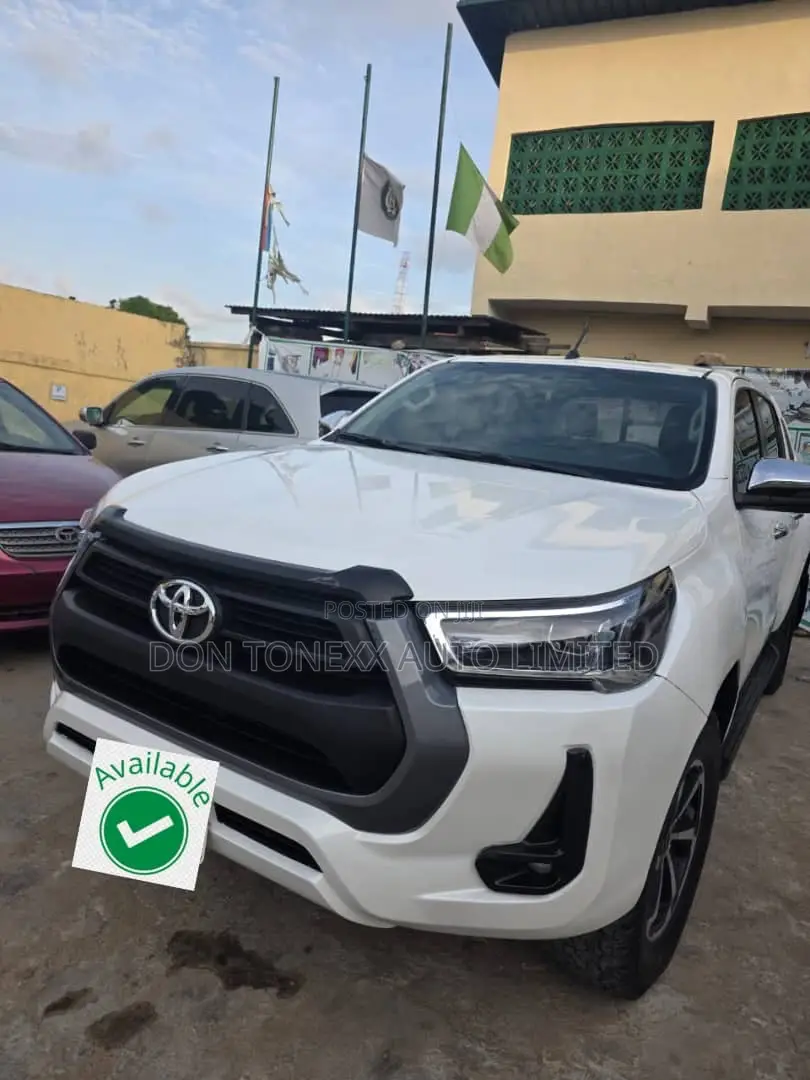 Toyota Hilux Revo Double Cab Petrol 2.7 AWD 2020 White