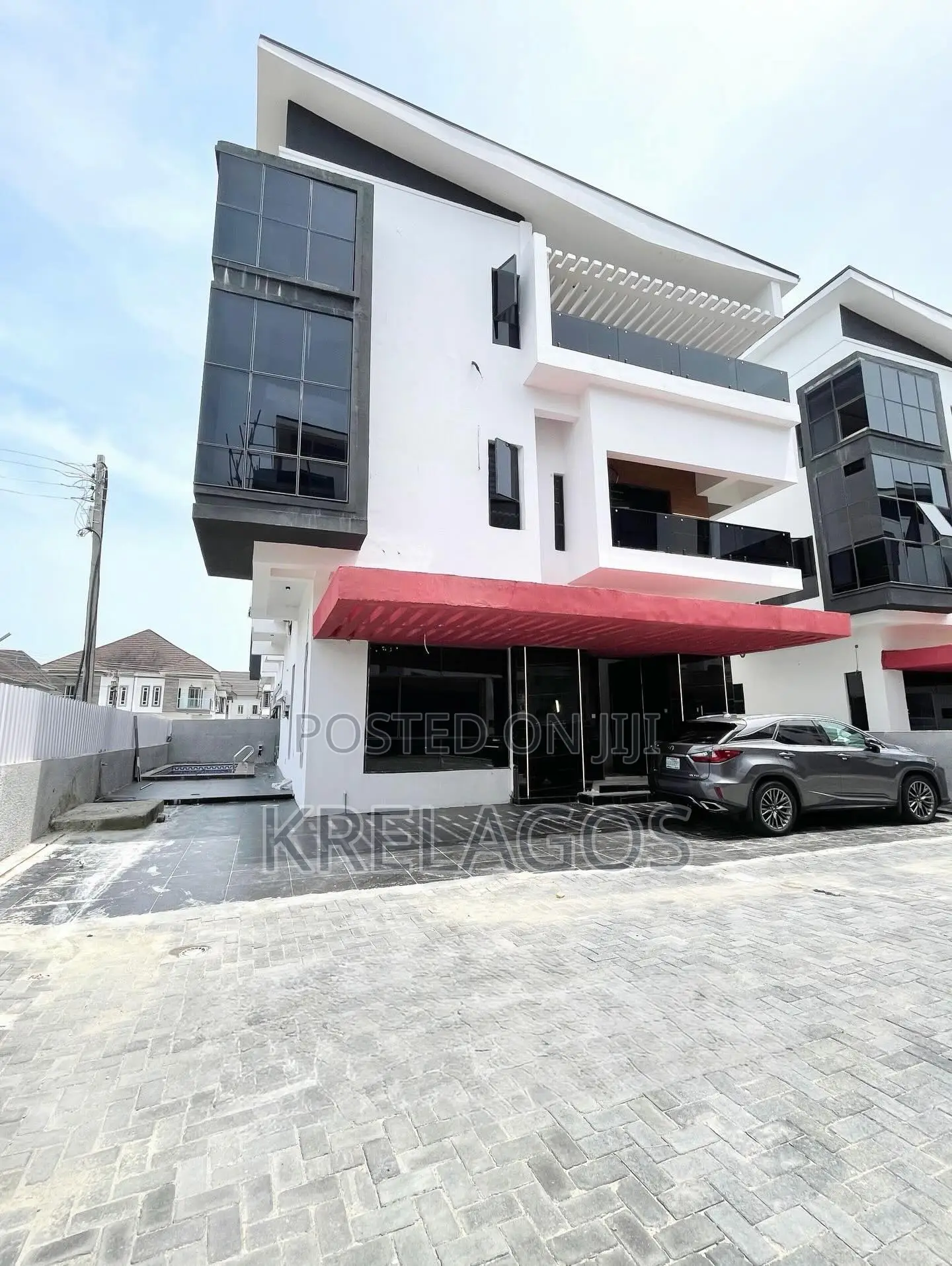 5bdrm Duplex in White Oak, Ologolo for rent
