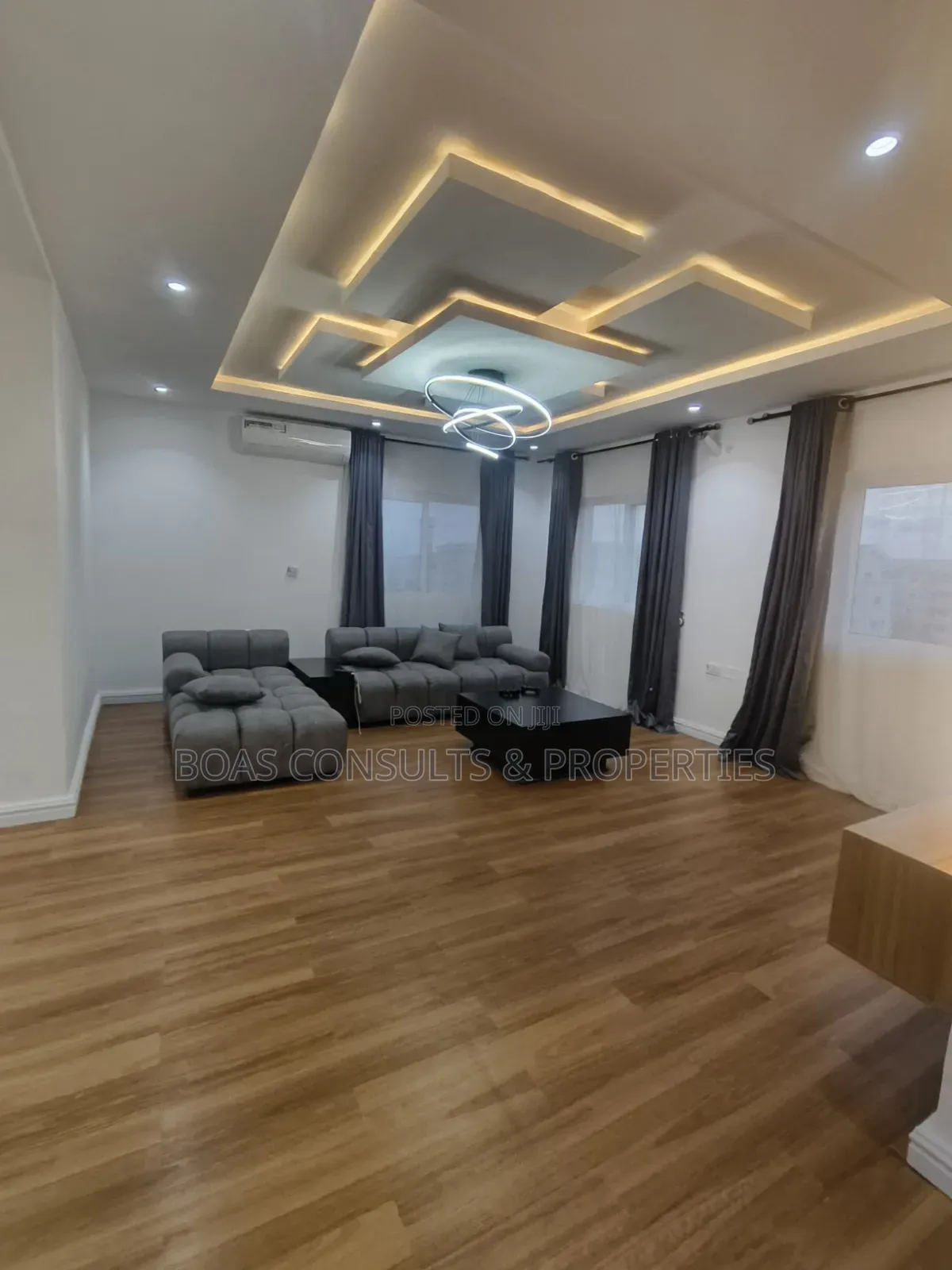 Furnished 3bdrm Apartment in Prime Water Gardens, Lekki Phase 1
