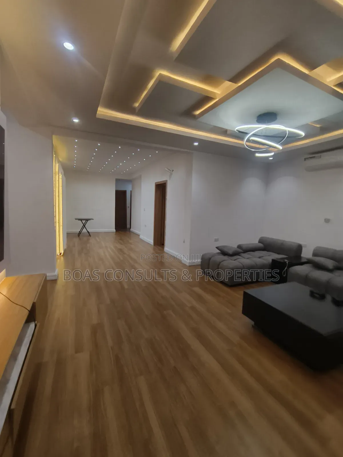 Furnished 3bdrm Apartment in Prime Water Gardens, Lekki Phase 1
