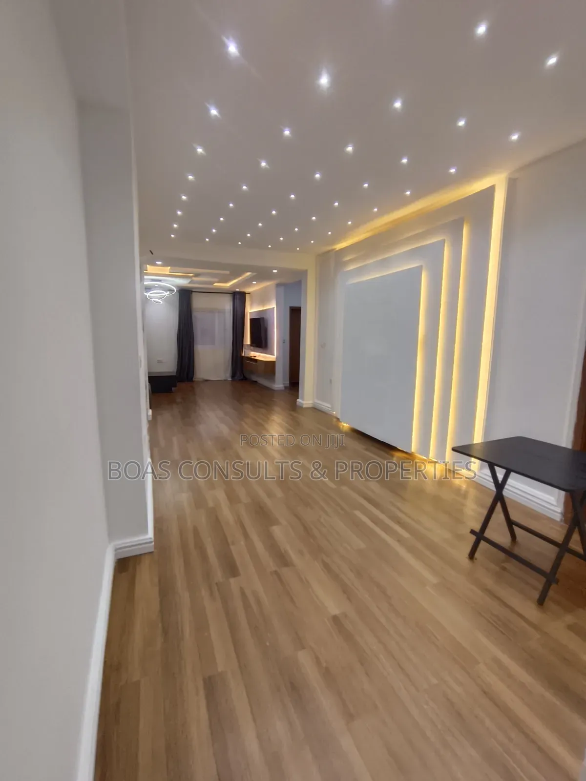Furnished 3bdrm Apartment in Prime Water Gardens, Lekki Phase 1