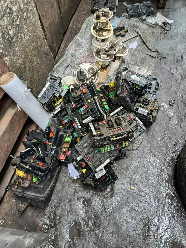 Complete Fuse Box Peugeot