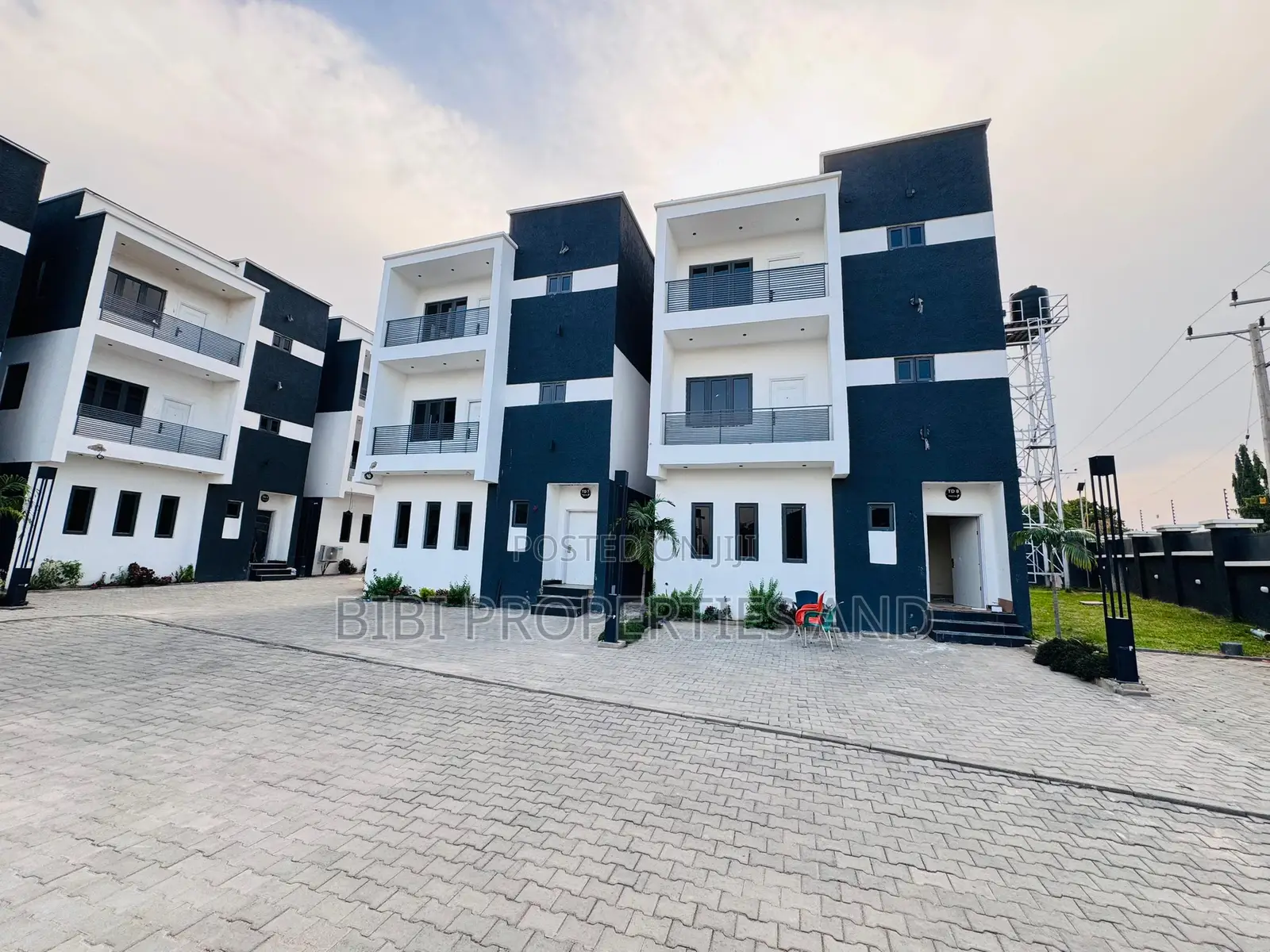 4bdrm Duplex in Kado for sale