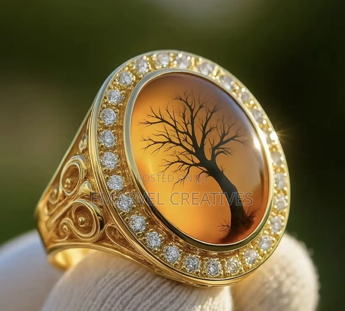 A Men's Fashionable Luxury Jewelry Piece Featuring a Golden Tree