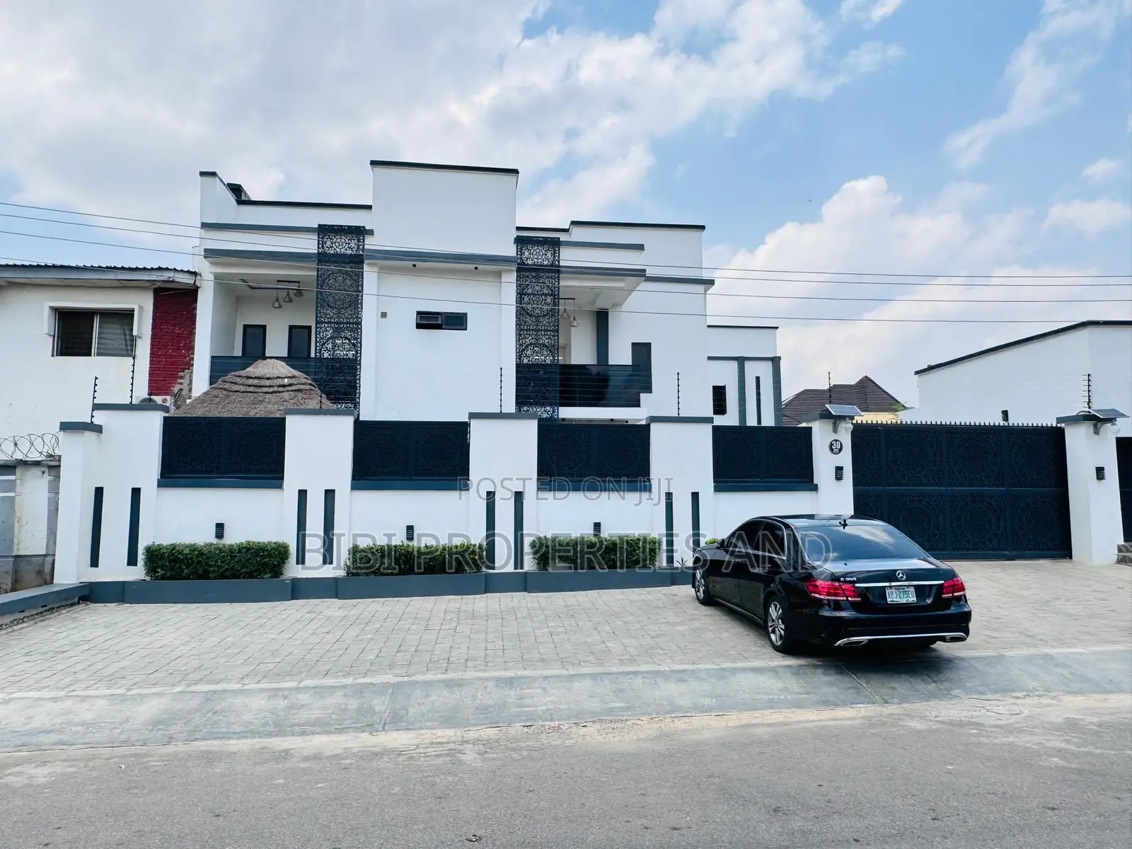 6bdrm Duplex in Gwarinpa for sale