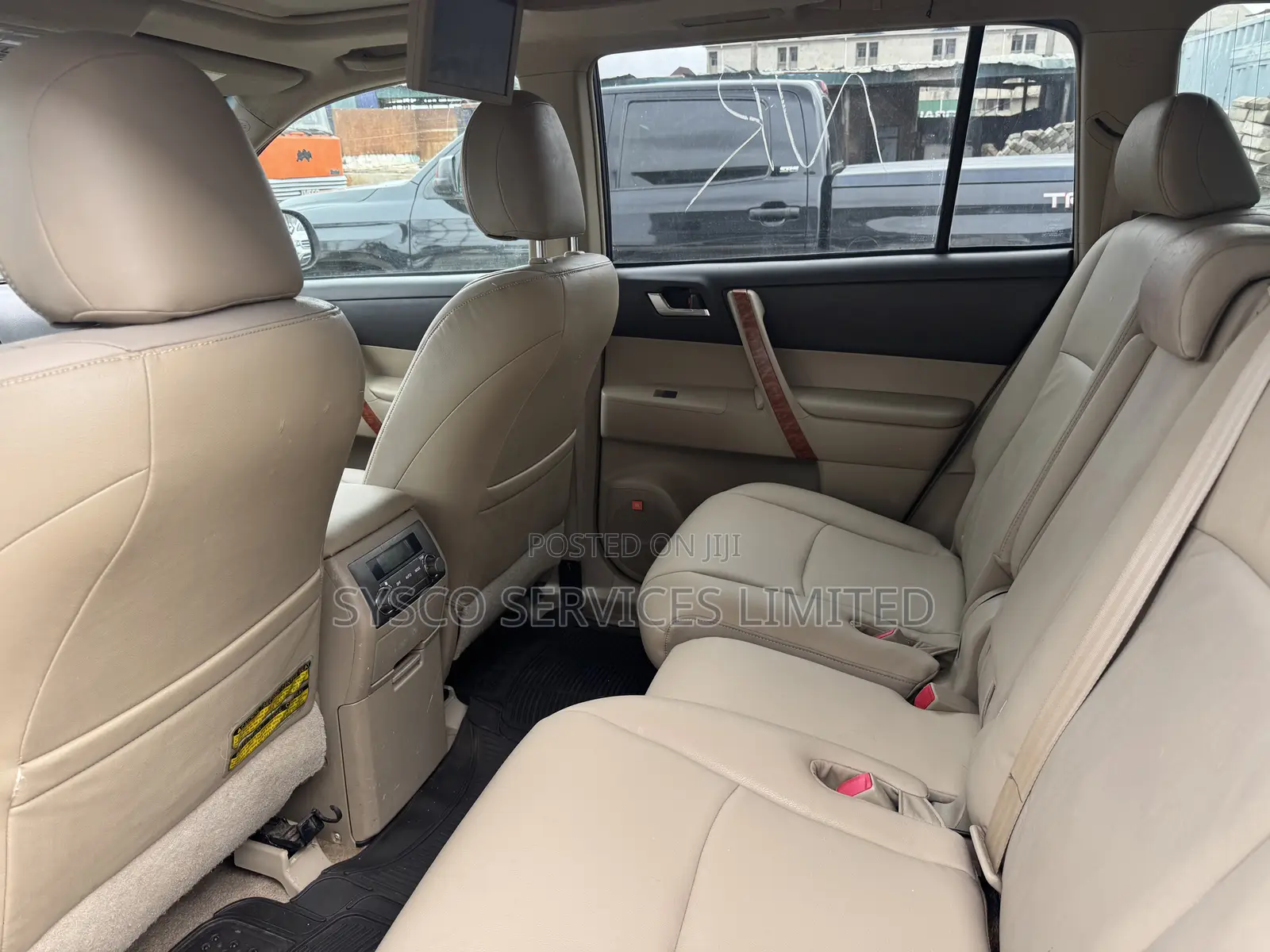 Toyota Highlander Limited 2010 Gold
