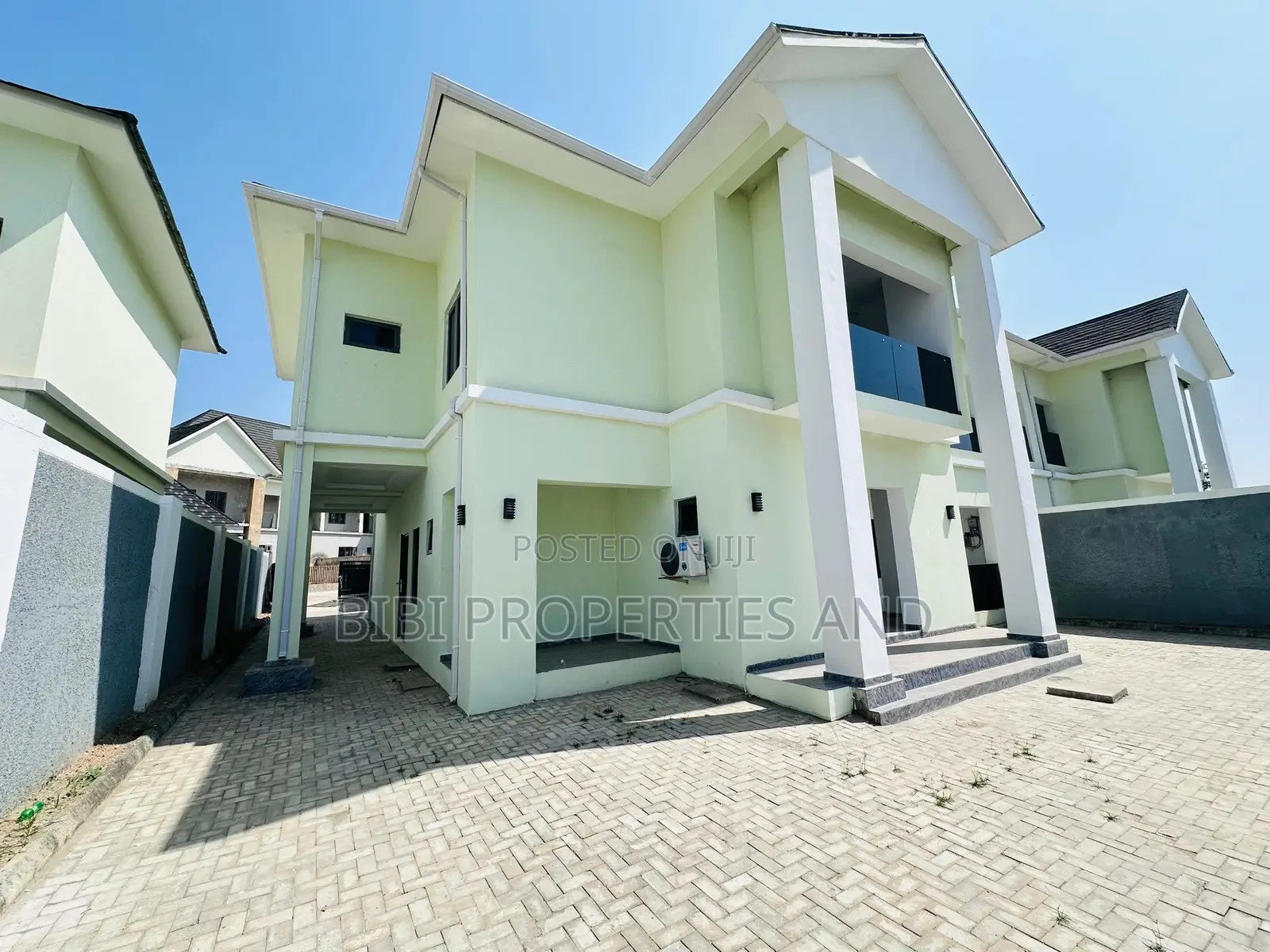 4bdrm Duplex in Life Camp for rent
