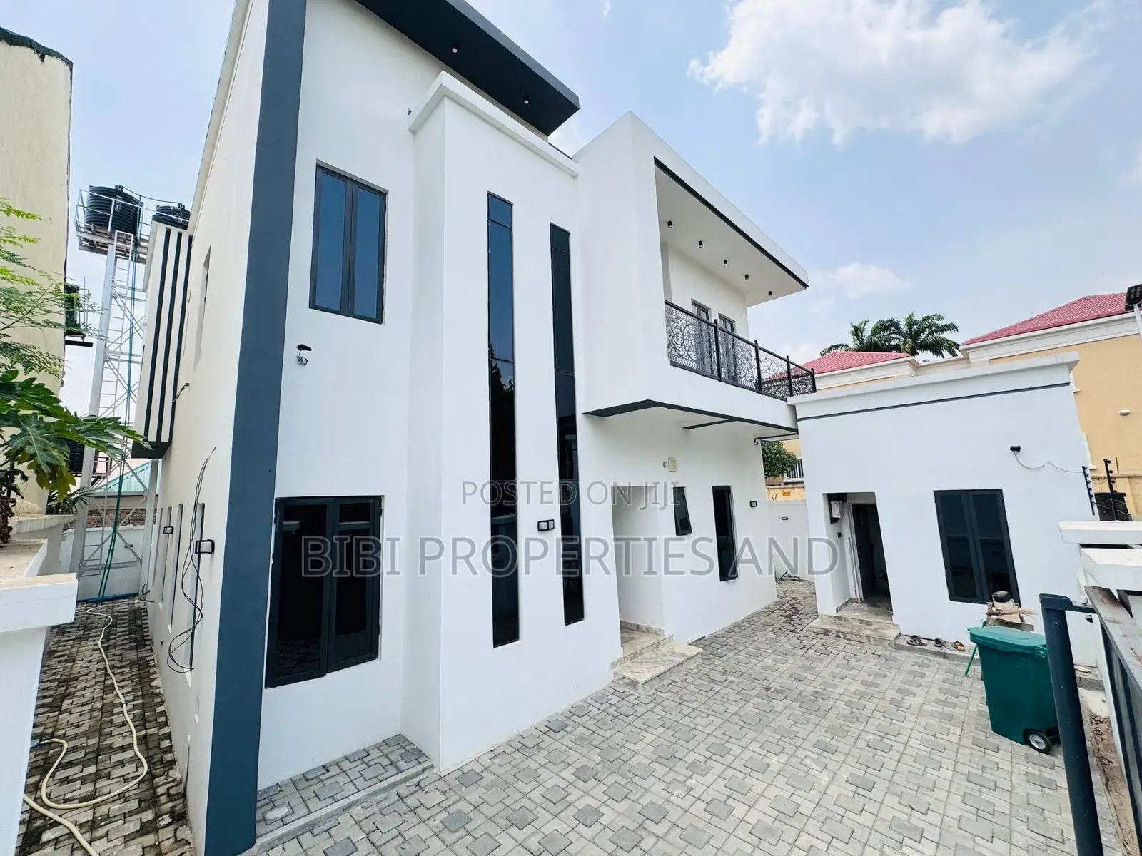 4bdrm Duplex in Life Camp for sale