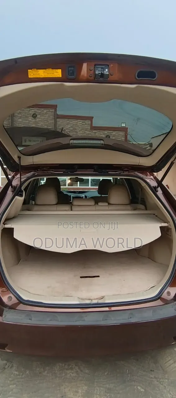 Toyota Venza V6 AWD 2012 Brown